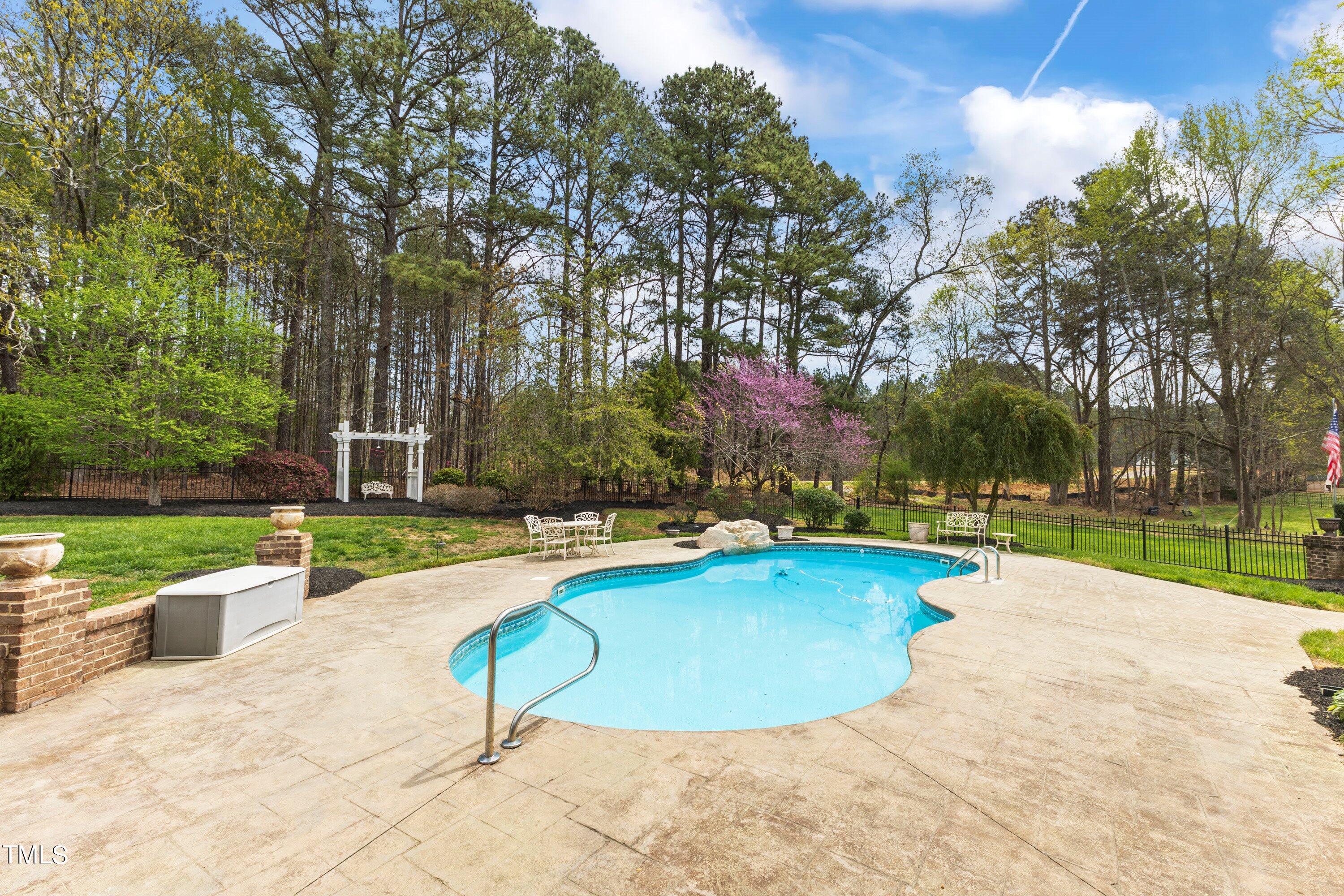 2000 Silverleaf Drive