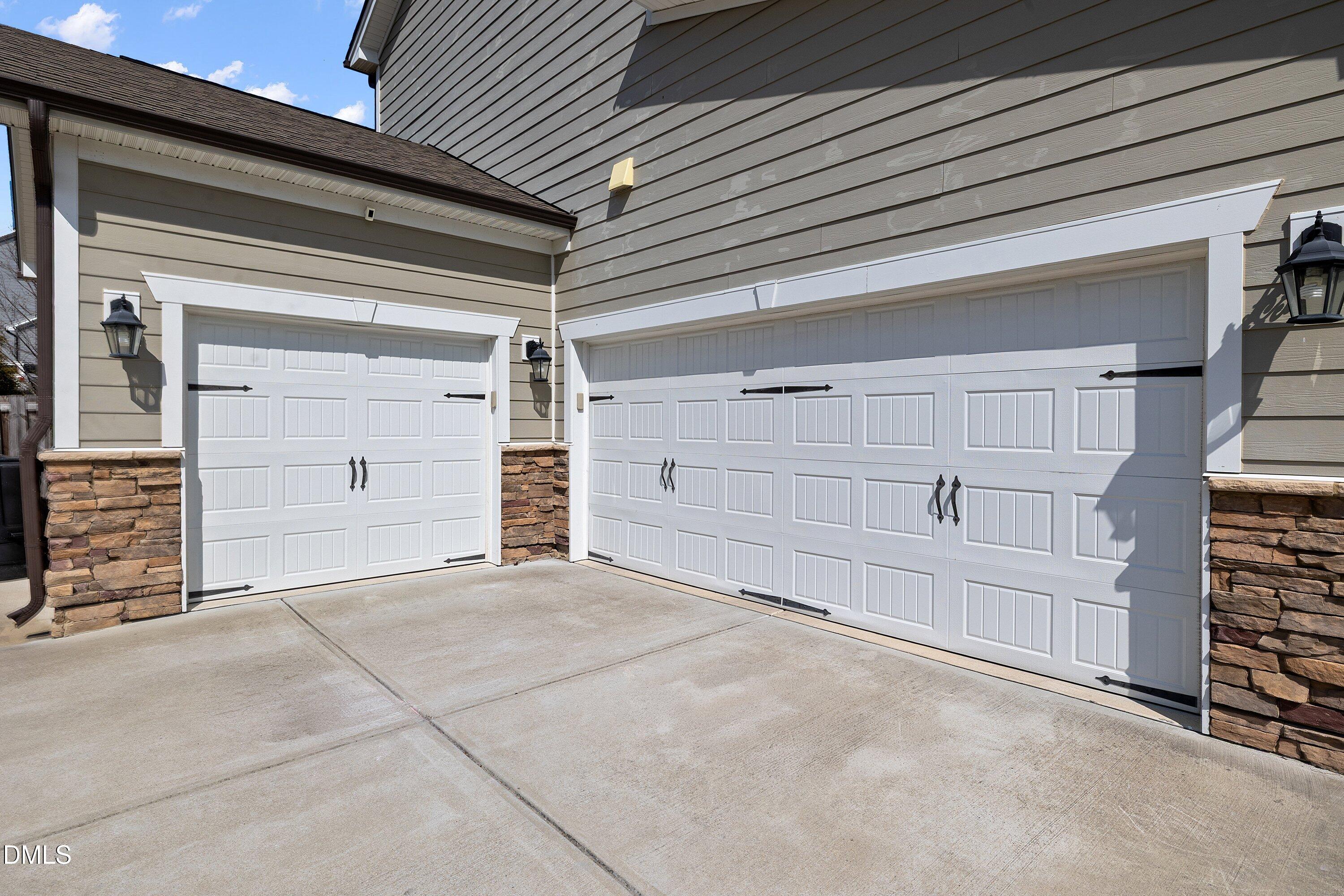 5012 Red Quill Way