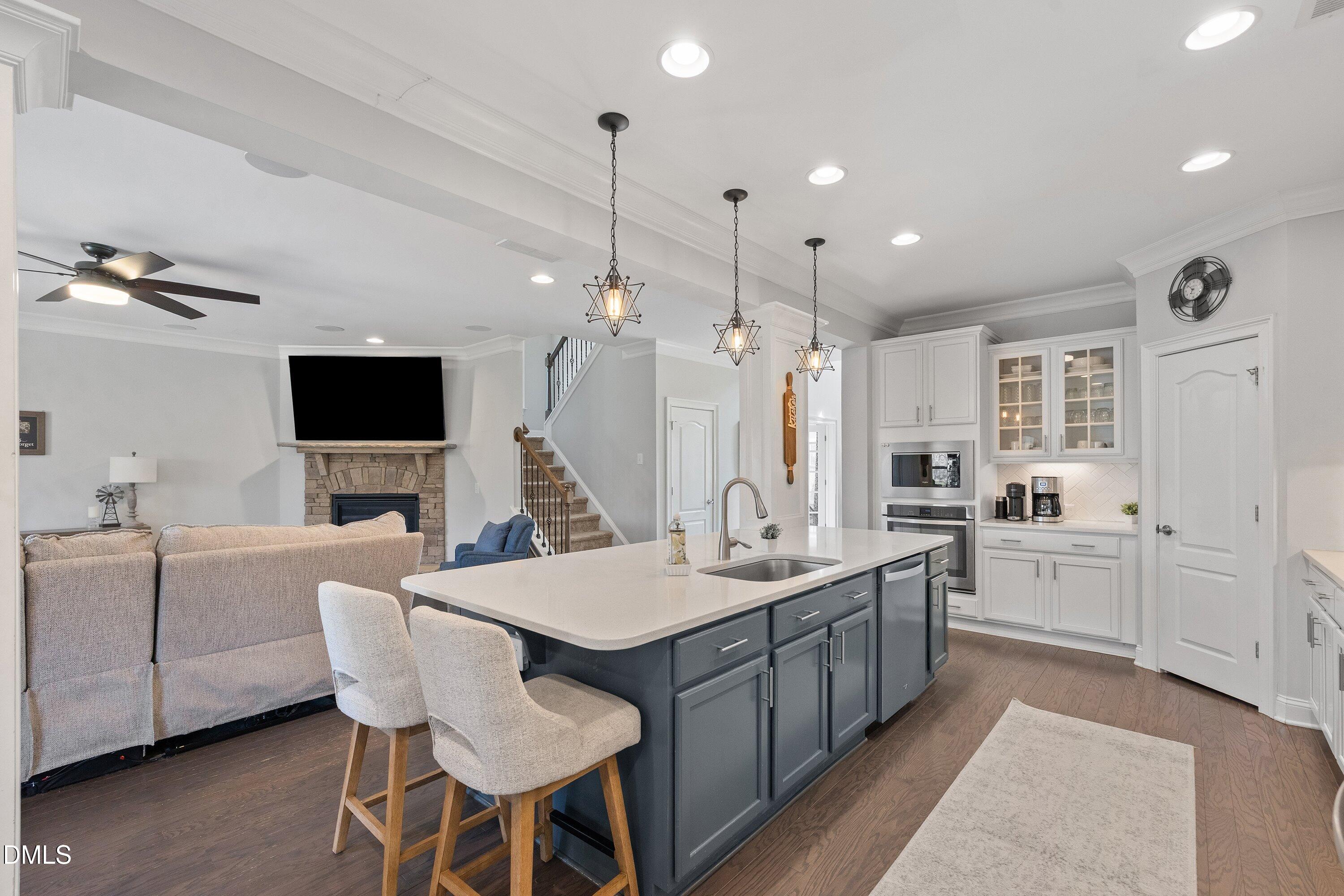 5012 Red Quill Way