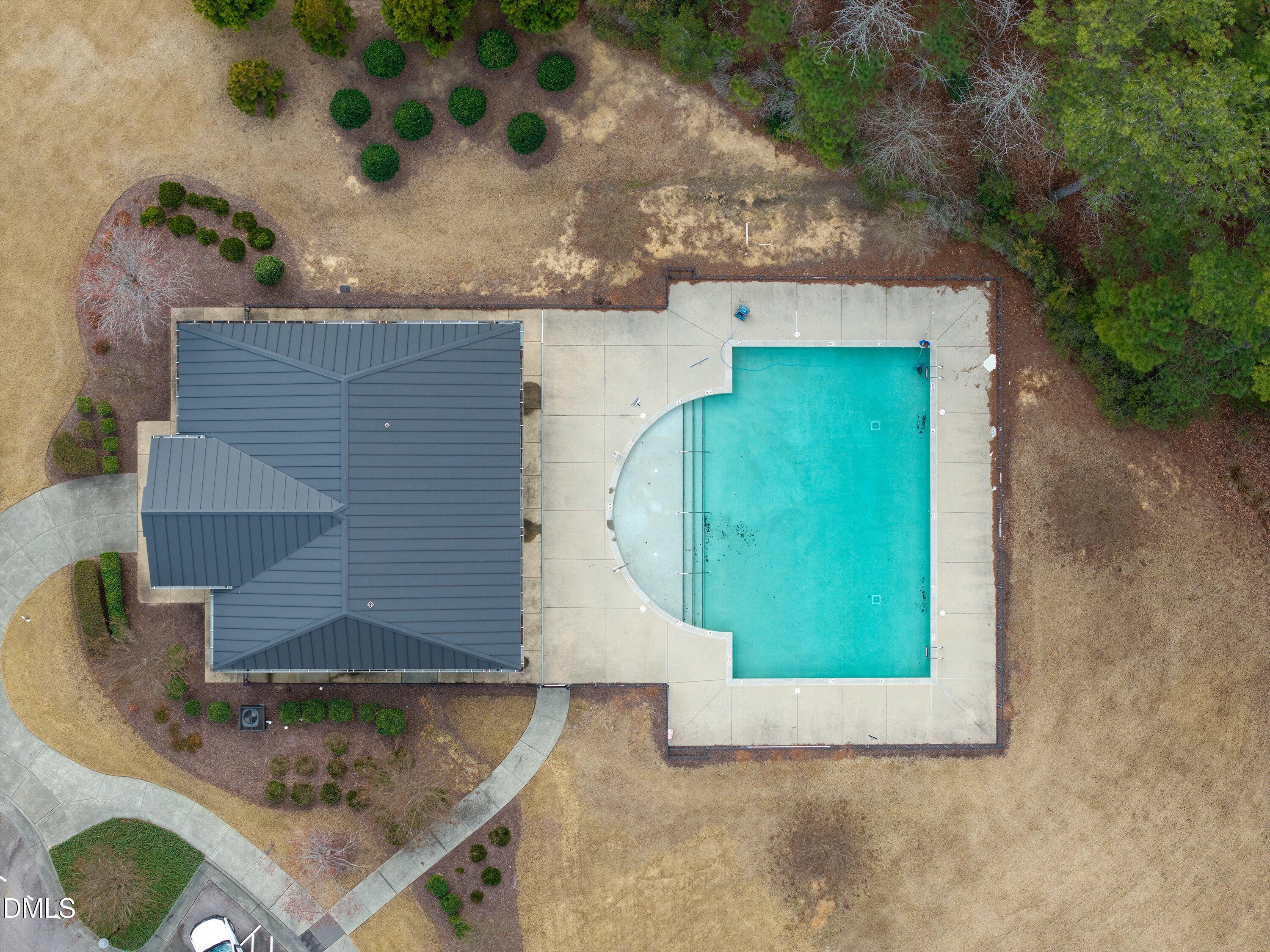 5012 Red Quill Way