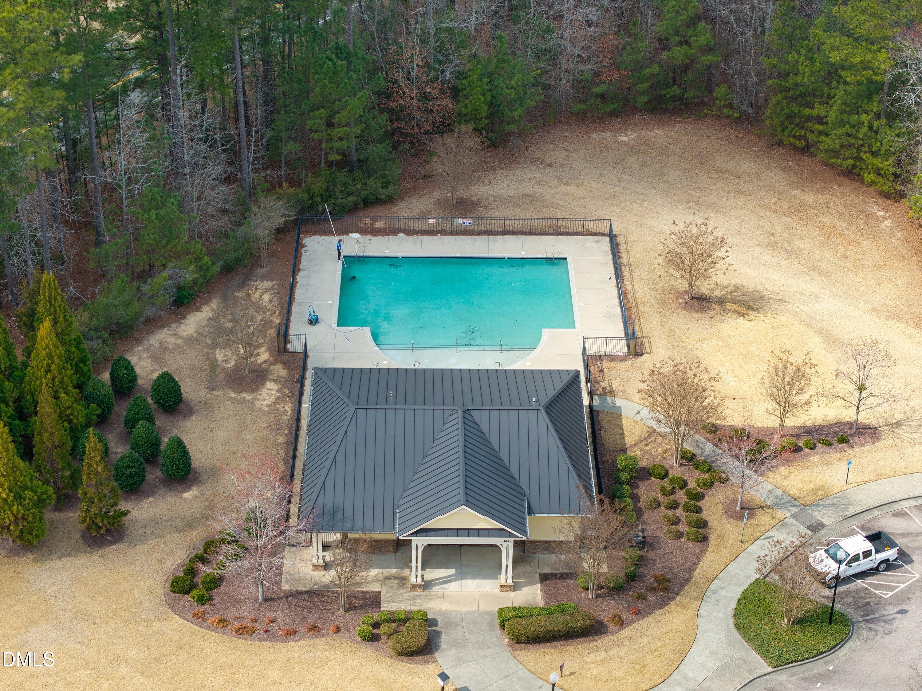 5012 Red Quill Way