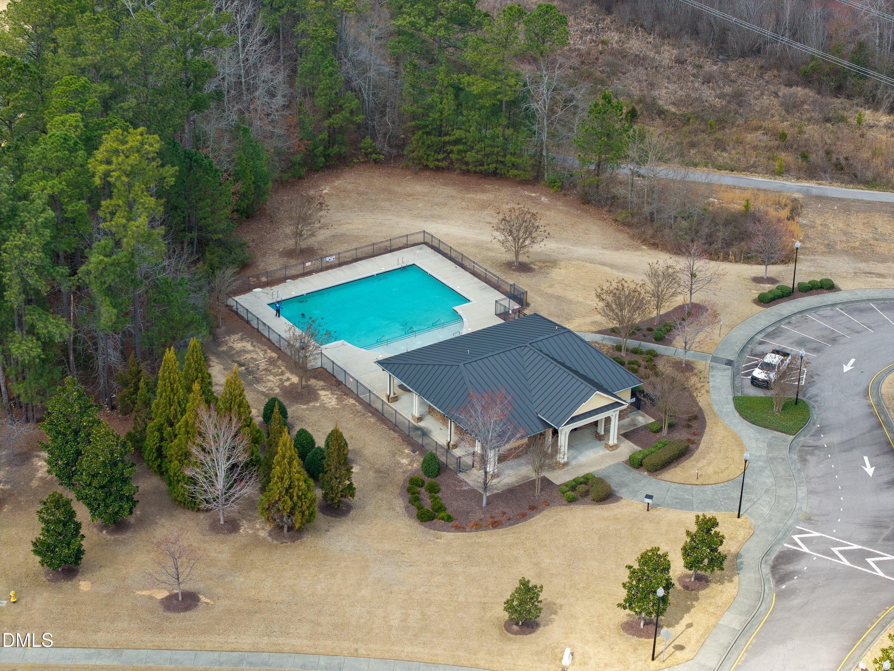 5012 Red Quill Way