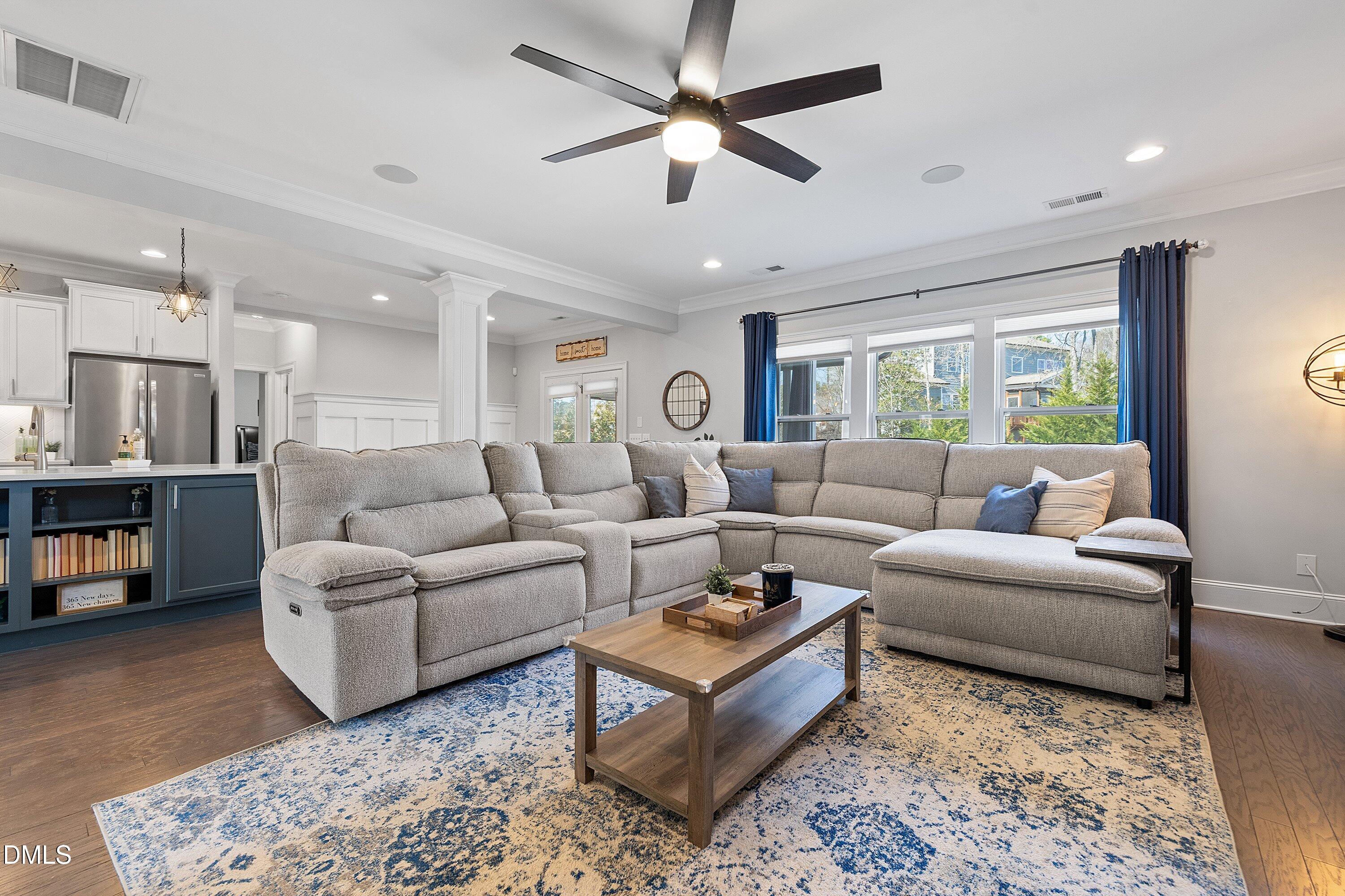 5012 Red Quill Way