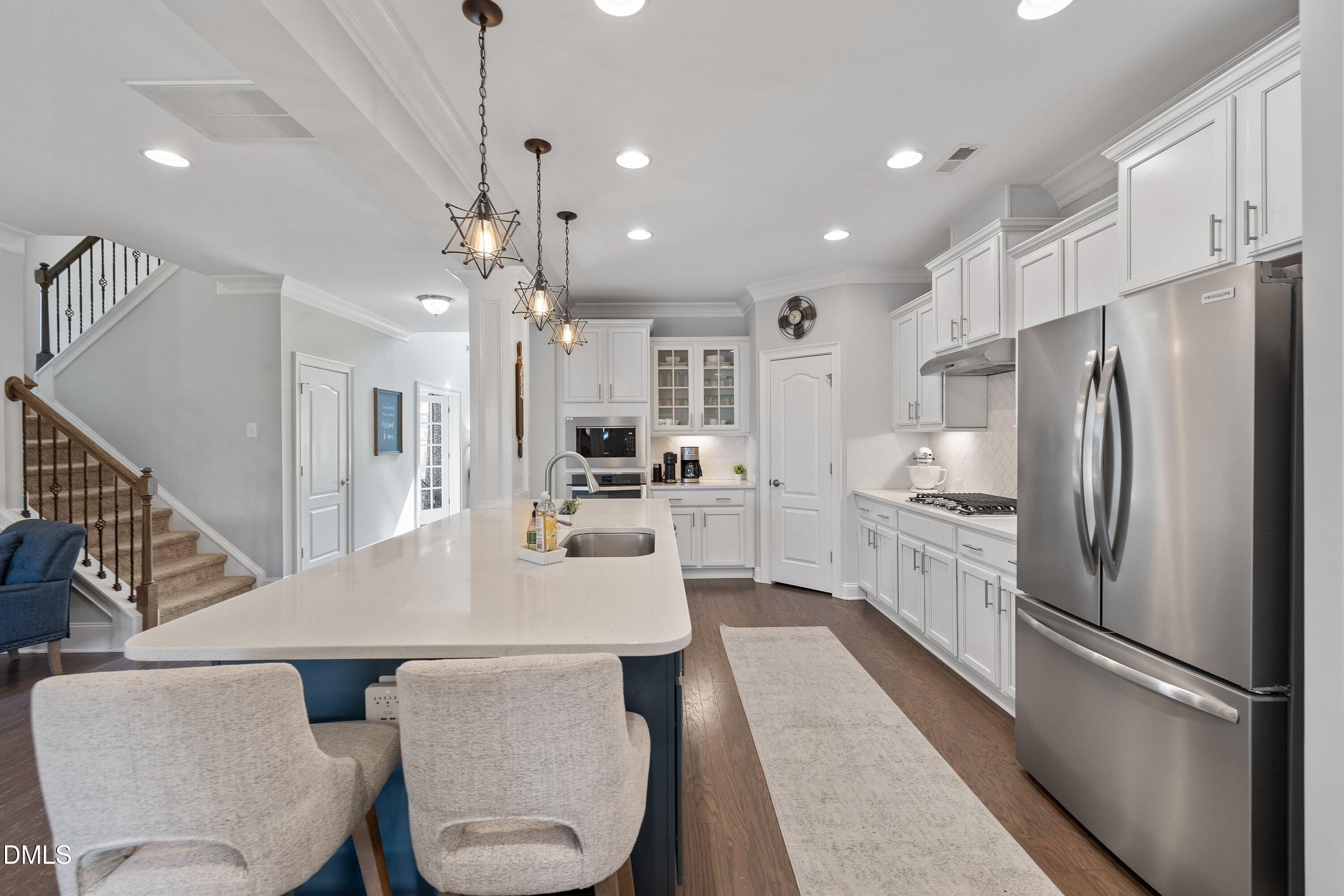 5012 Red Quill Way