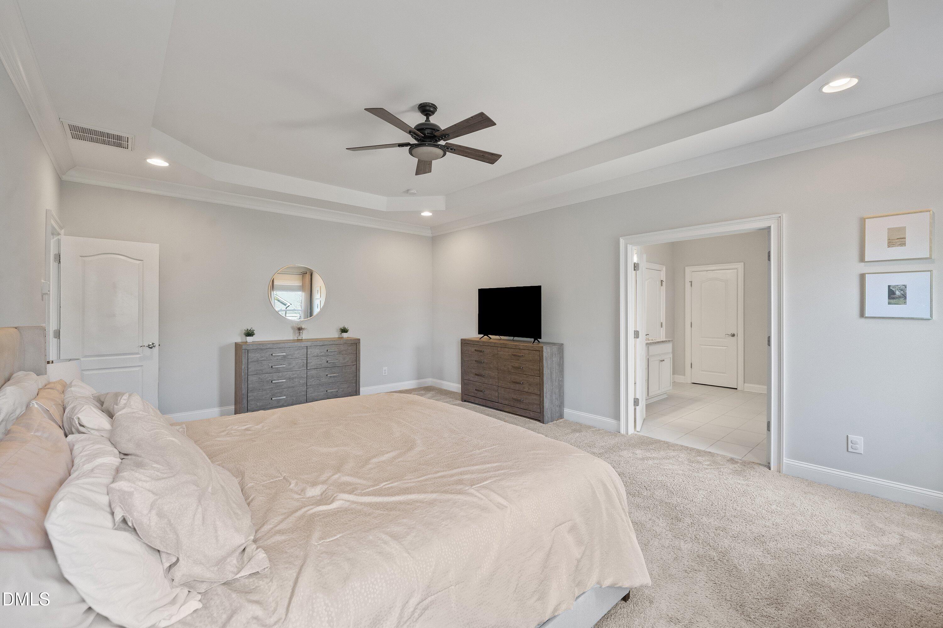 5012 Red Quill Way