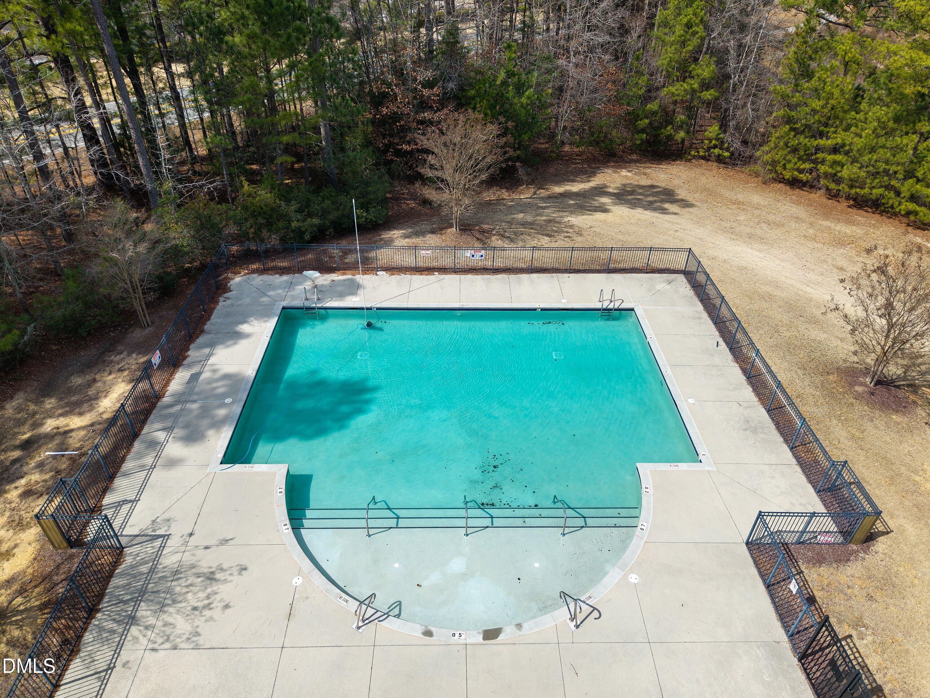 5012 Red Quill Way