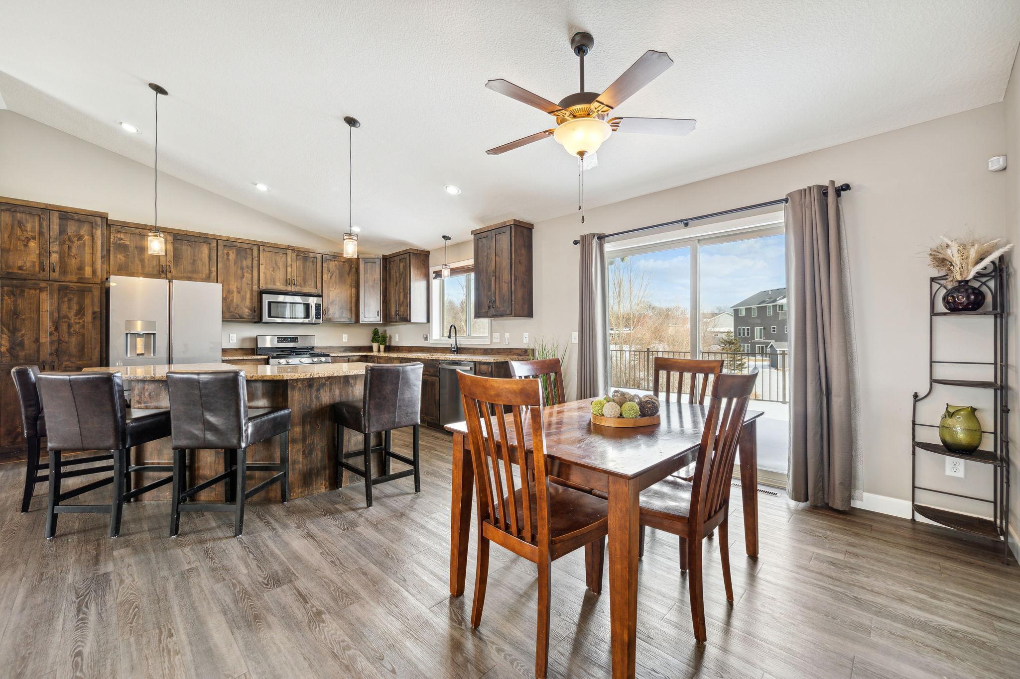 933 Farmers Ridge Trail