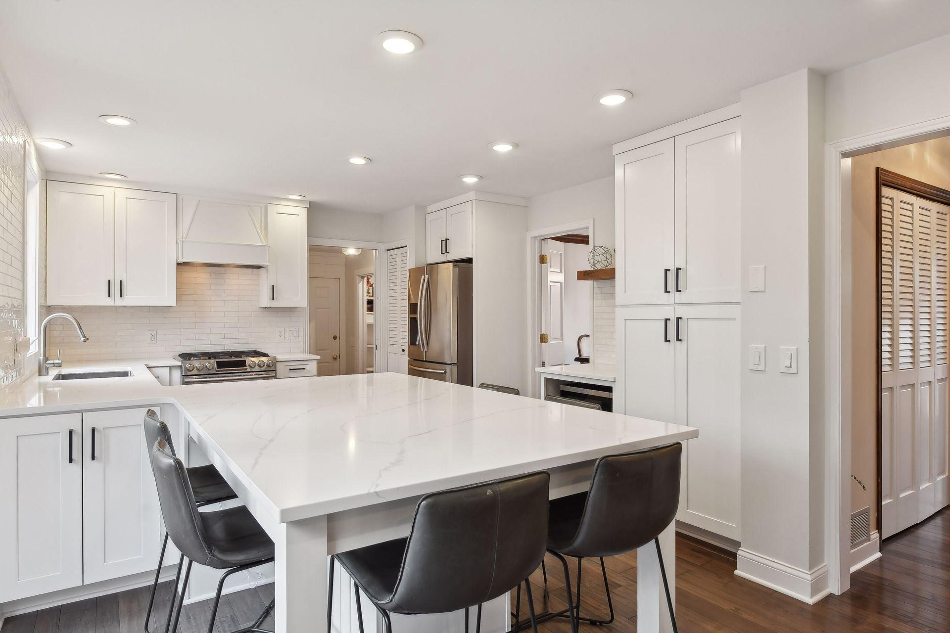 210 Queensland Lane N