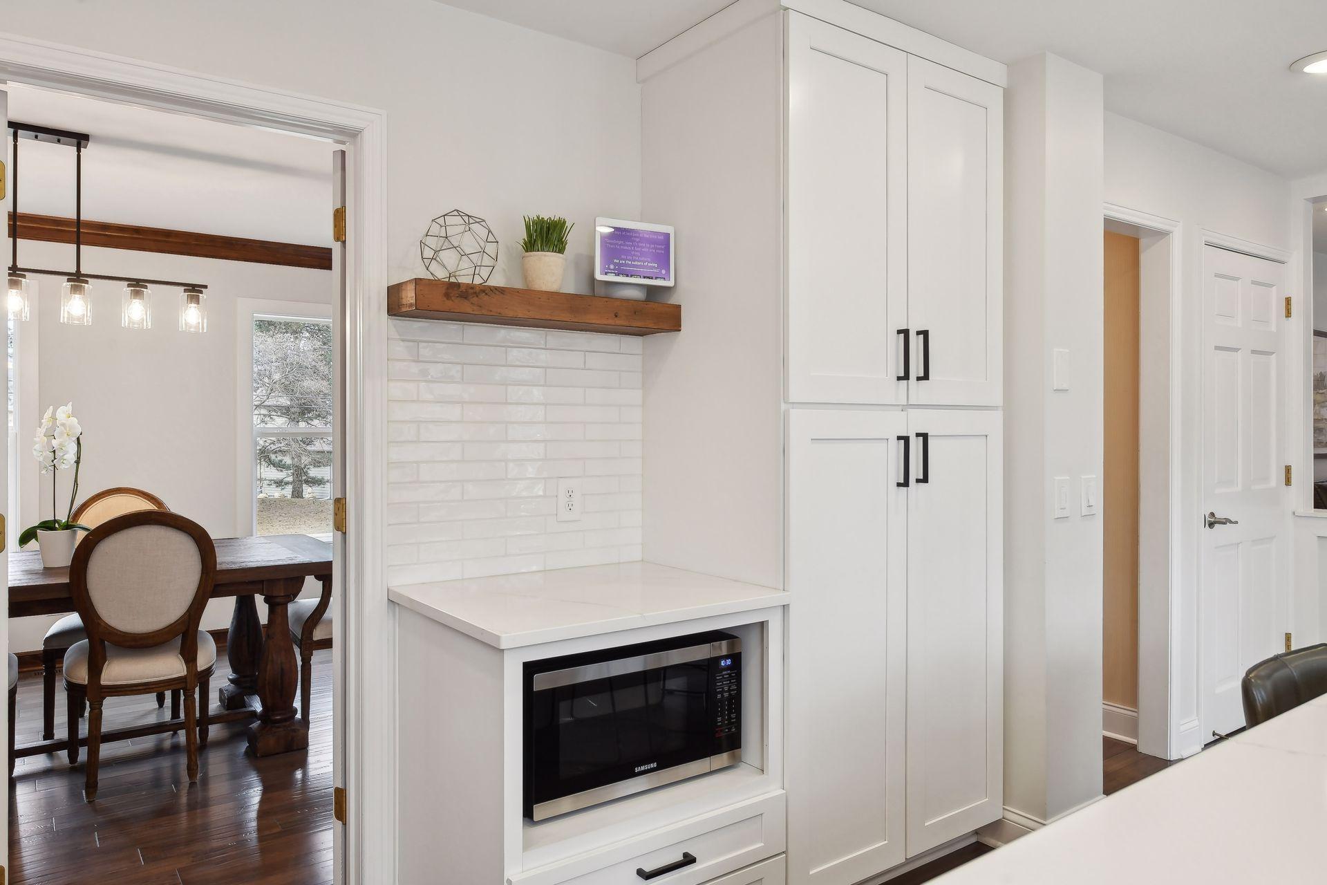 210 Queensland Lane N