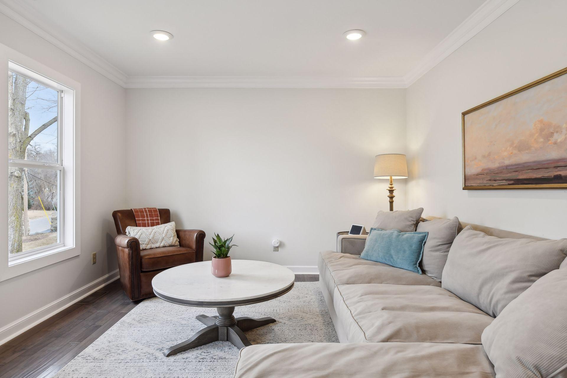 210 Queensland Lane N