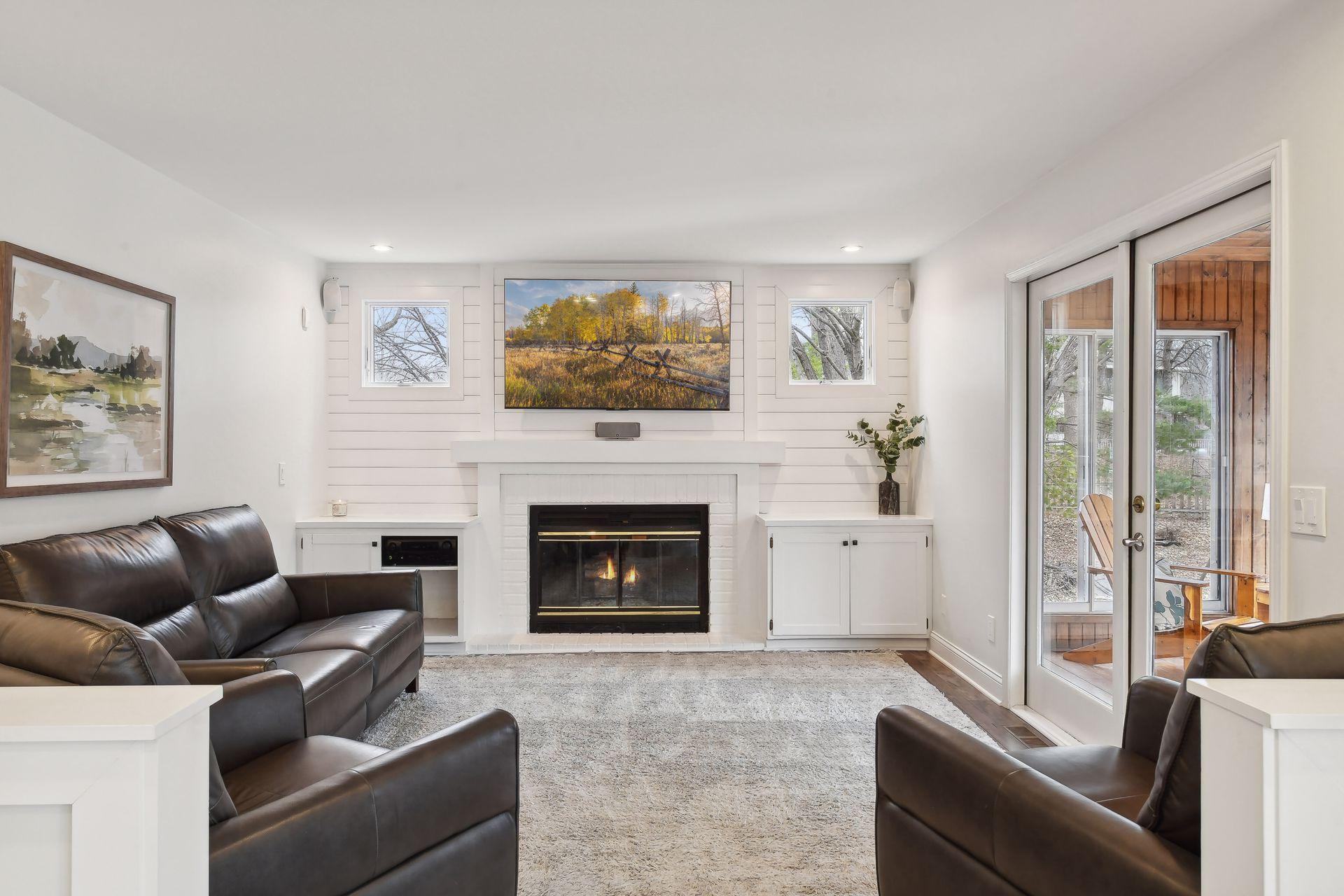 210 Queensland Lane N