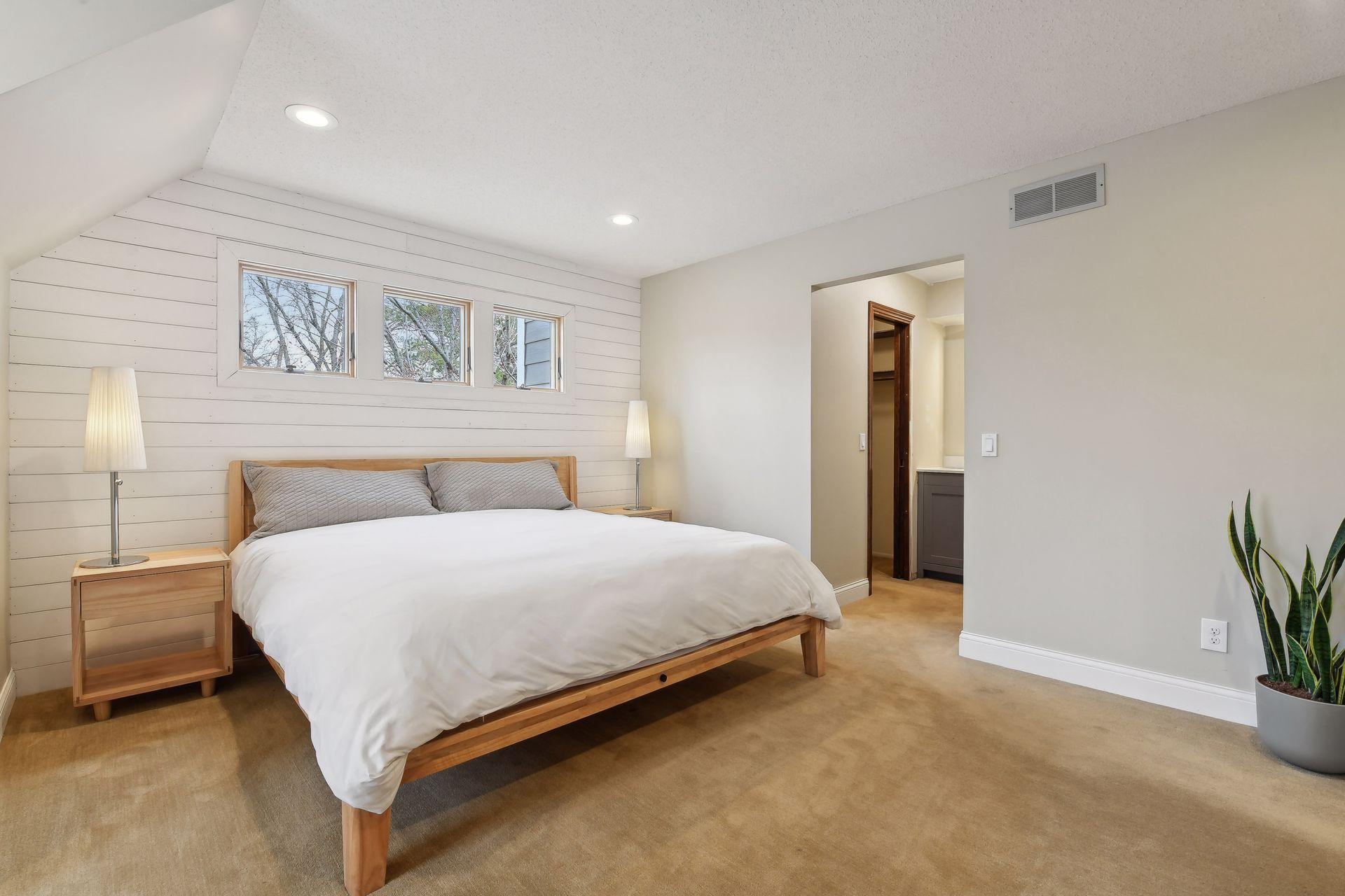 210 Queensland Lane N