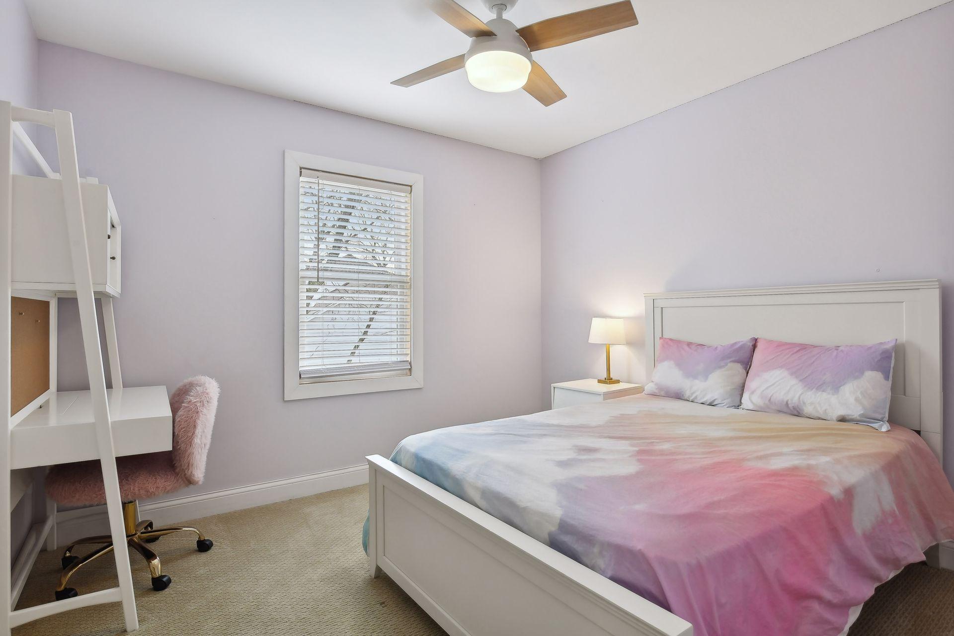 210 Queensland Lane N