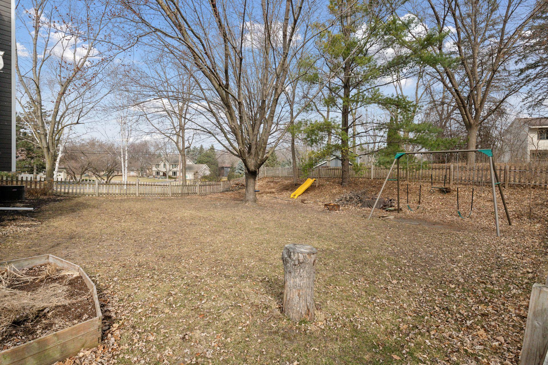 210 Queensland Lane N