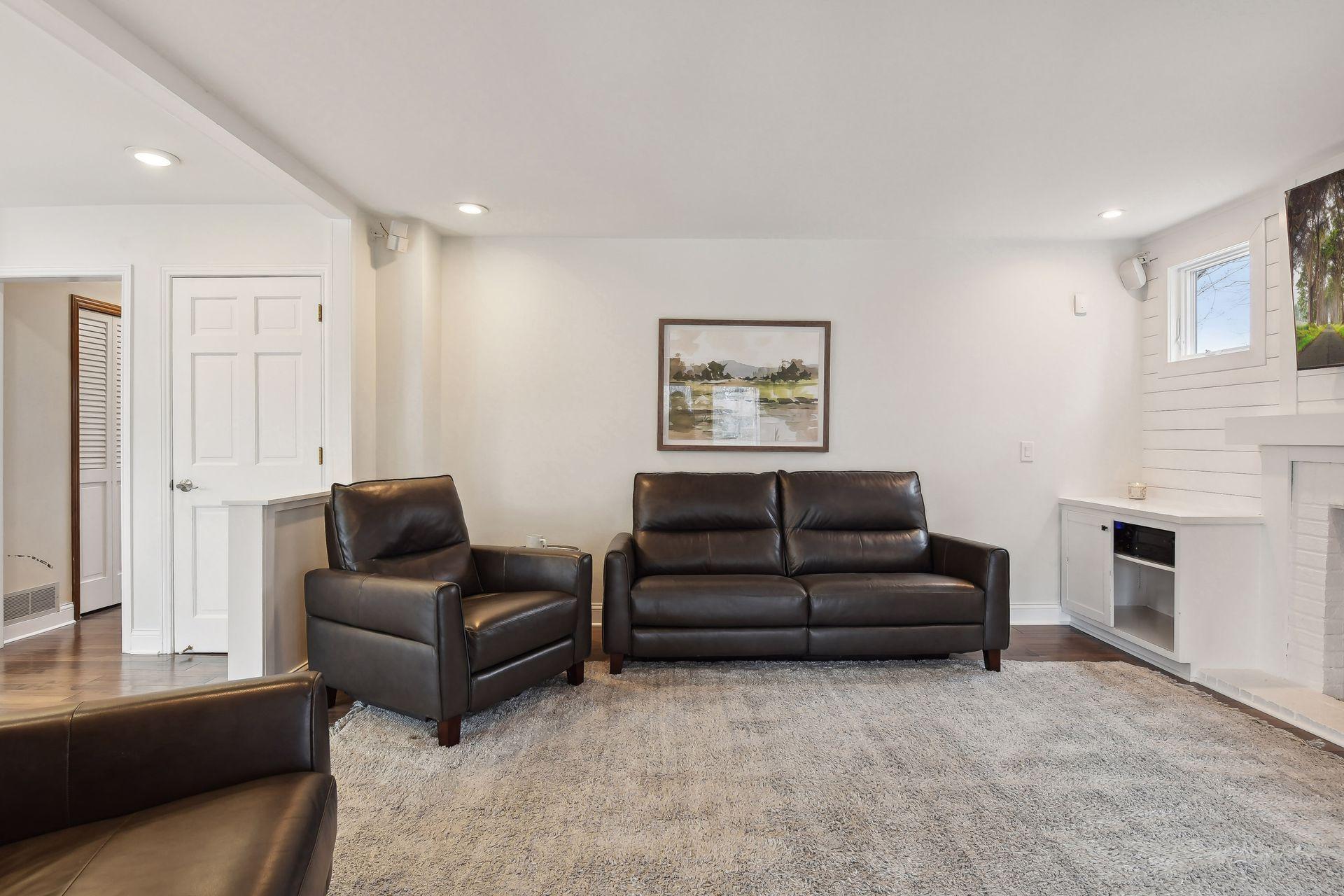 210 Queensland Lane N