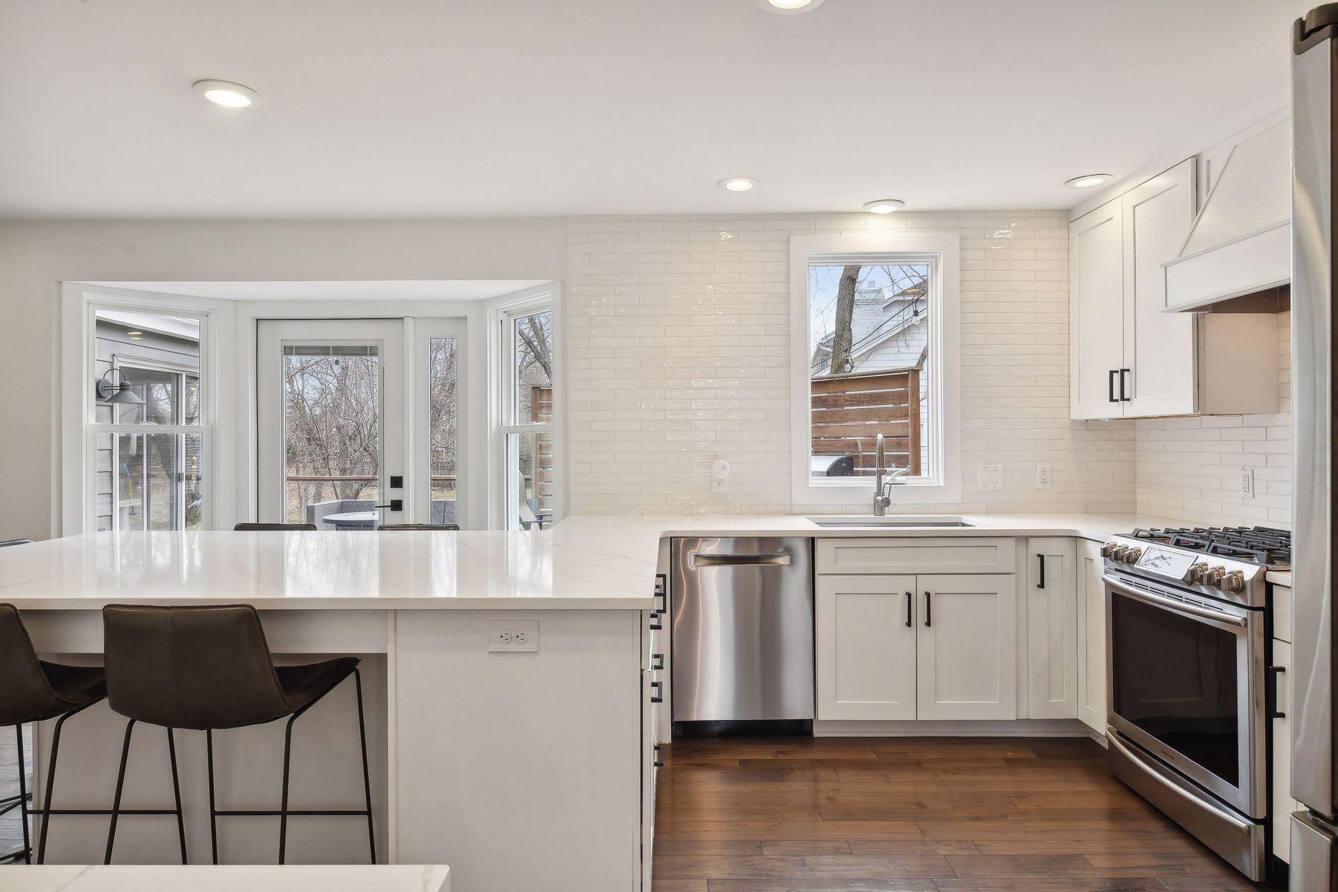 210 Queensland Lane N