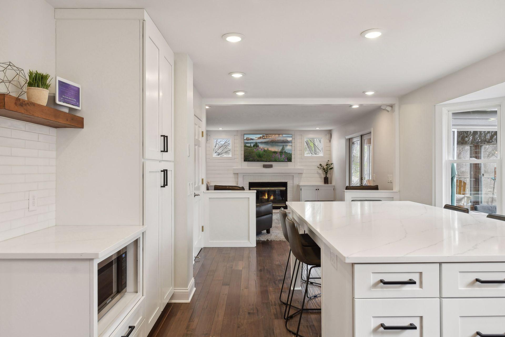 210 Queensland Lane N