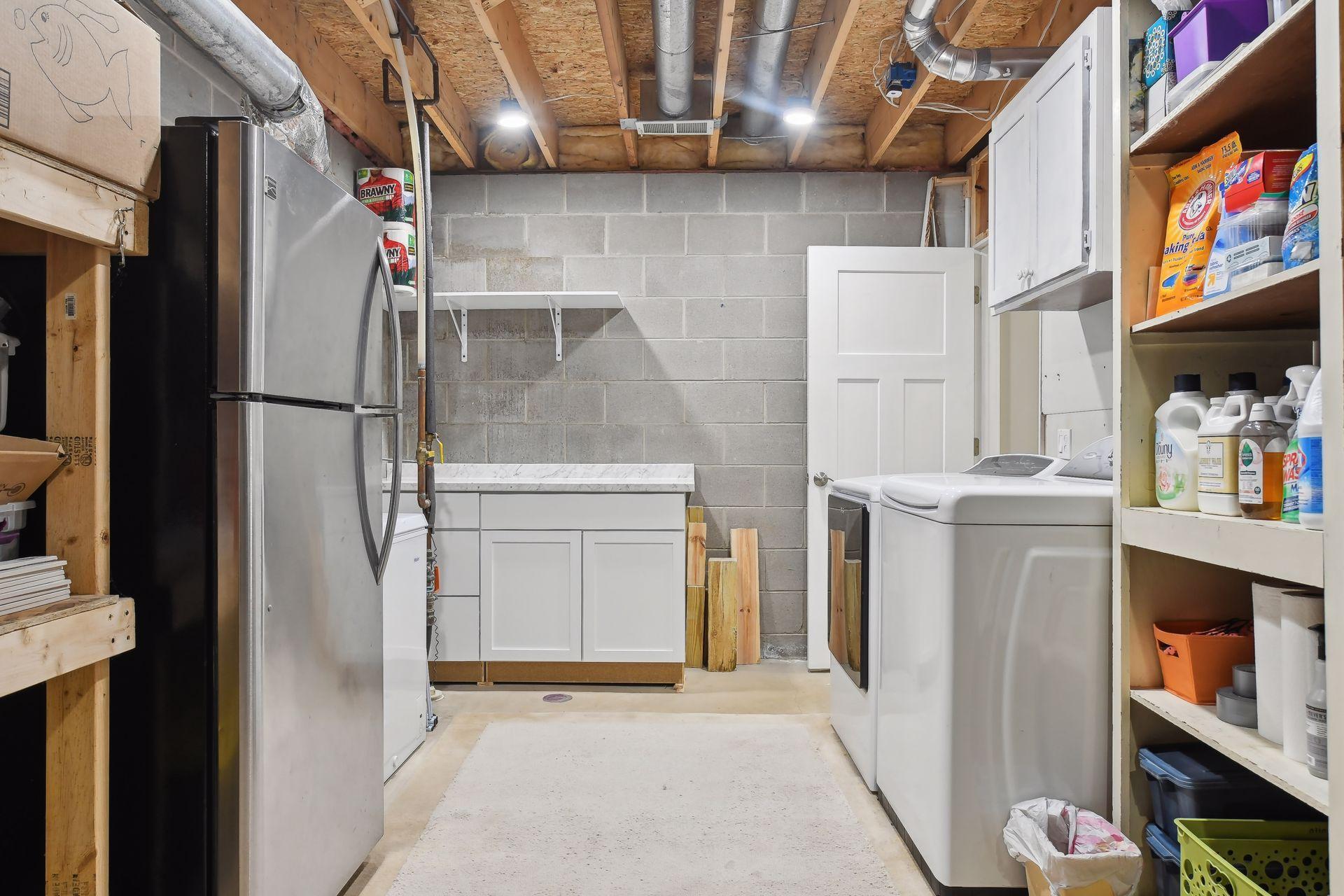 210 Queensland Lane N