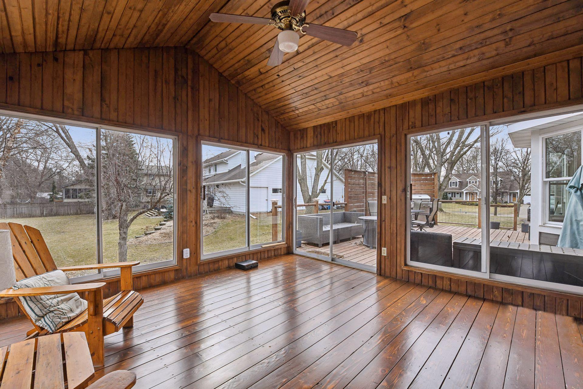 210 Queensland Lane N