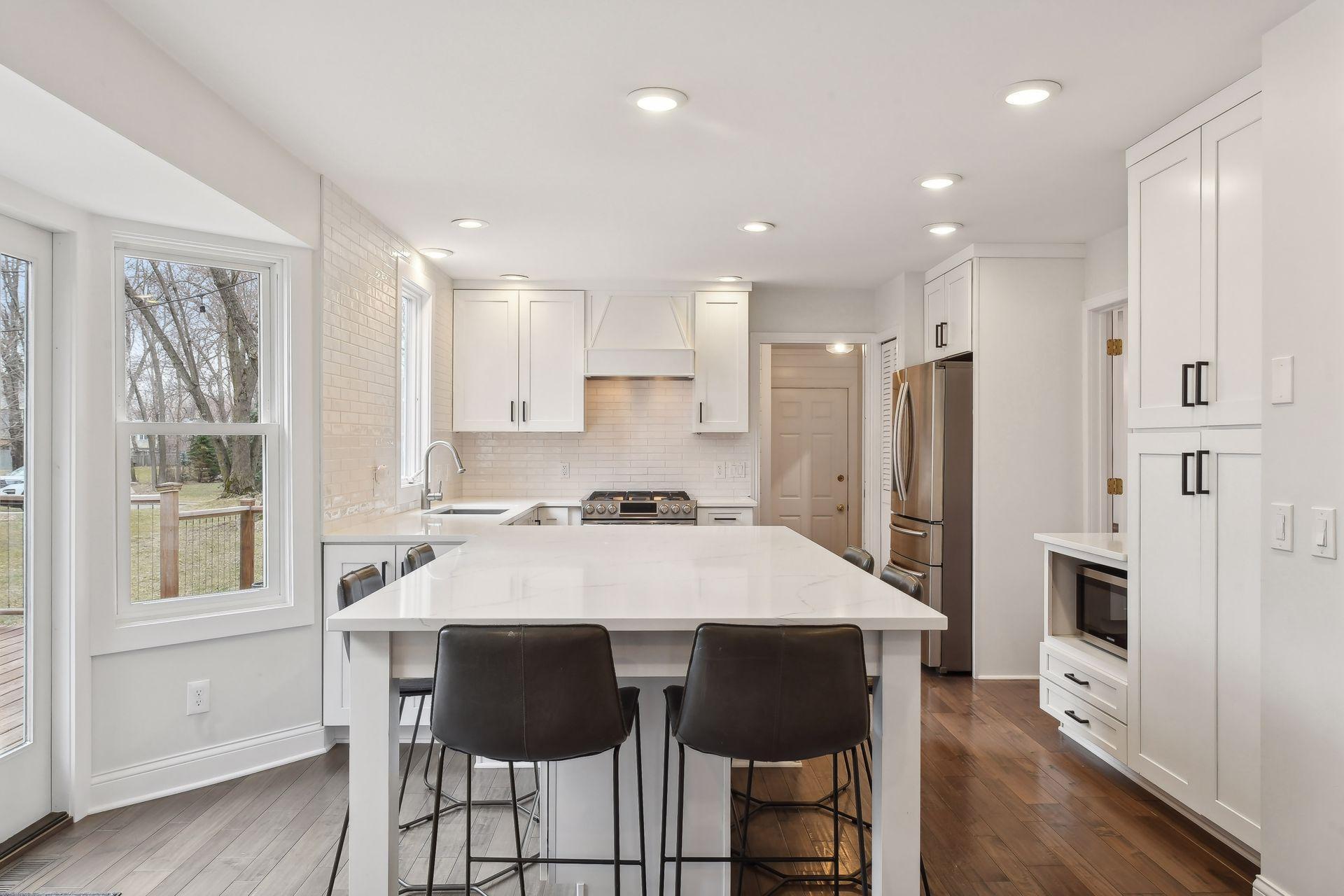 210 Queensland Lane N