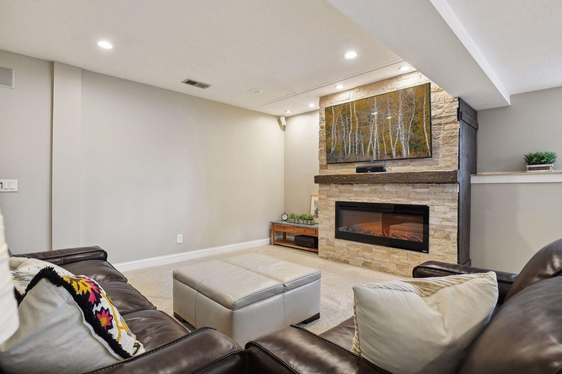 210 Queensland Lane N