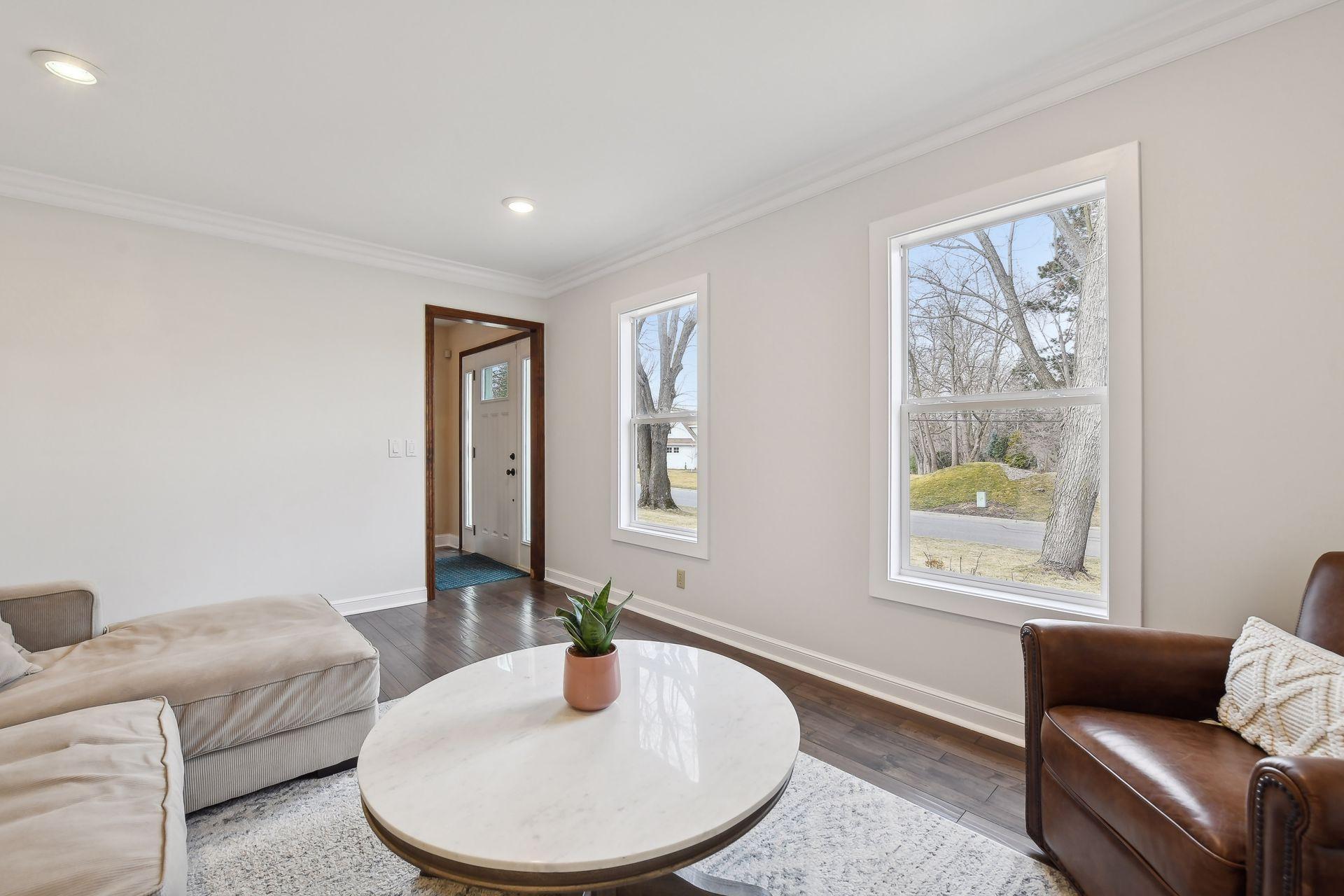 210 Queensland Lane N