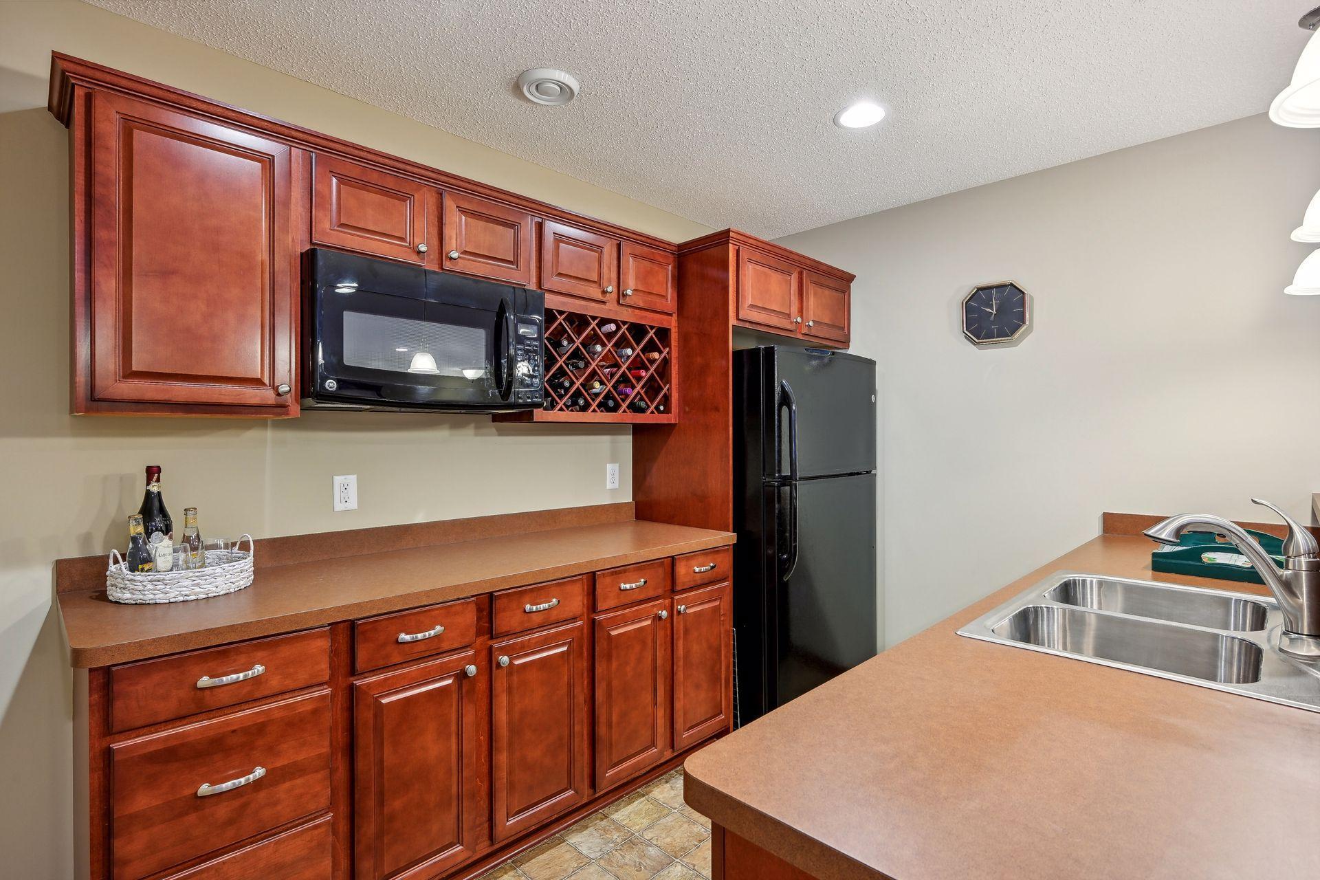 7704 Queensland Lane N