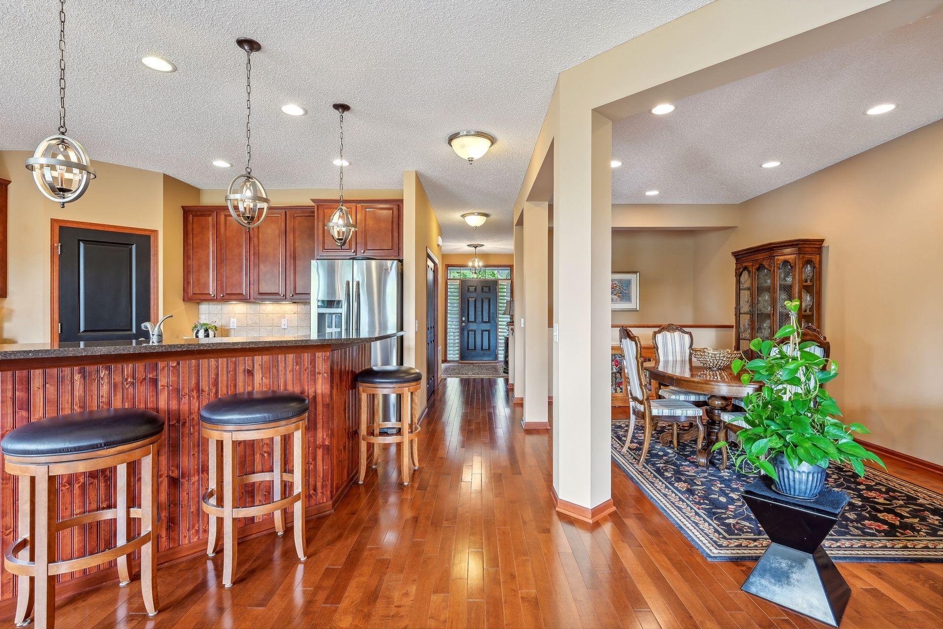 7704 Queensland Lane N