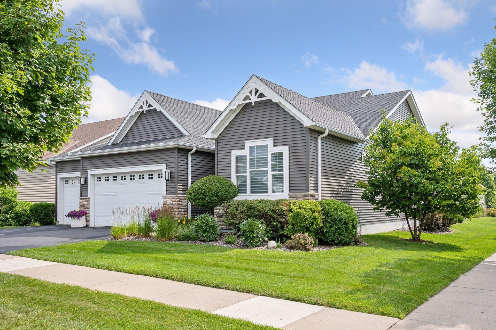 7704 Queensland Lane N