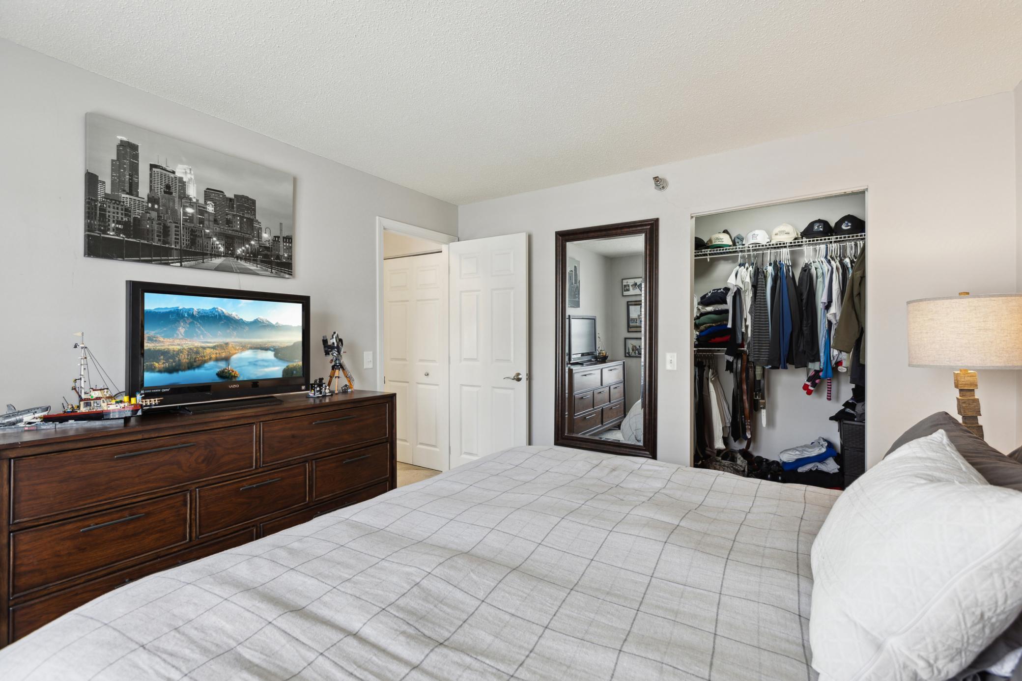 6048 Chasewood Parkway Unit: 204