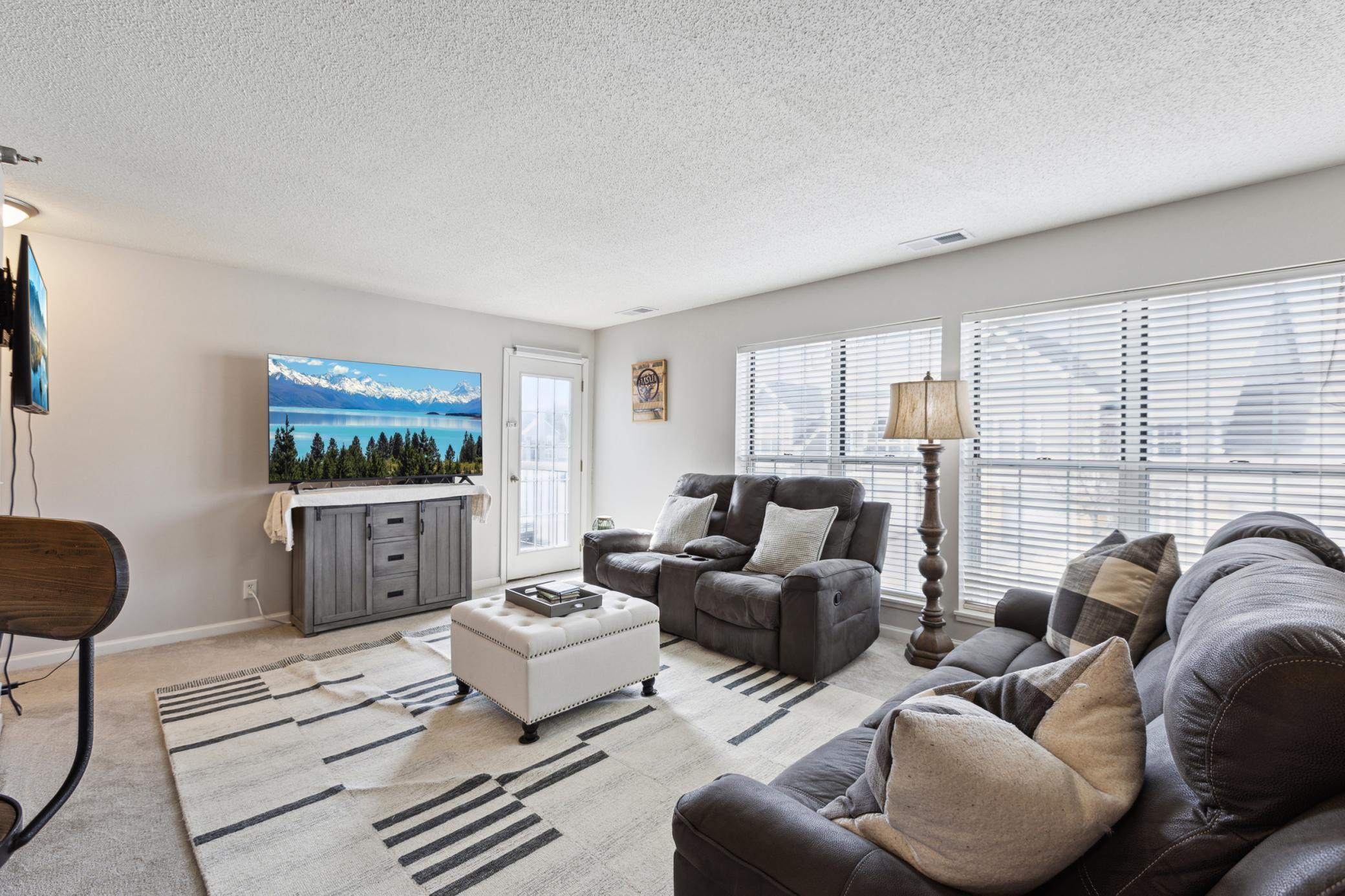 6048 Chasewood Parkway Unit: 204