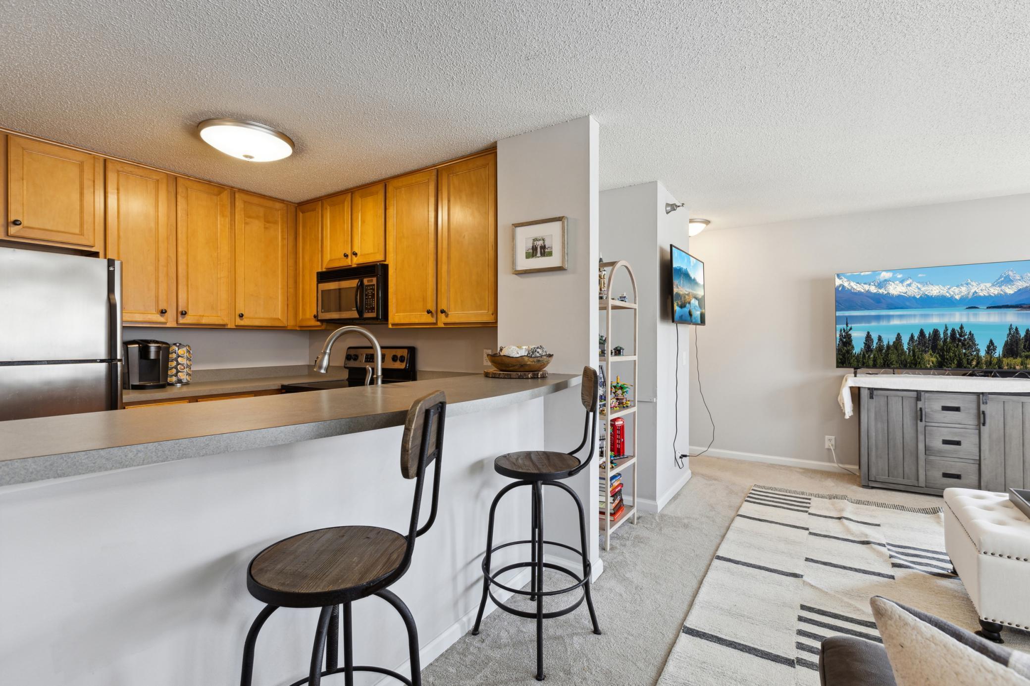 6048 Chasewood Parkway Unit: 204