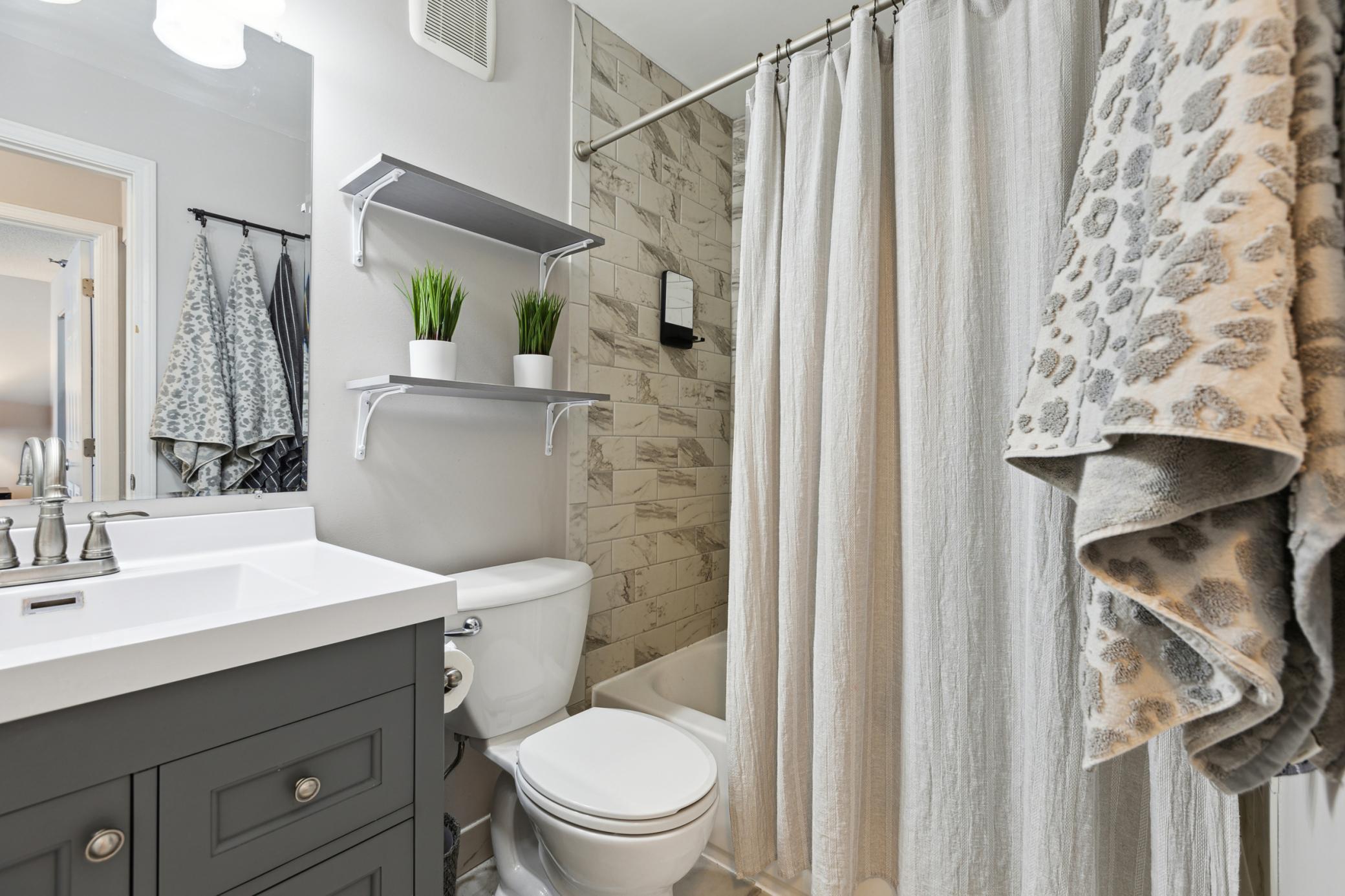 6048 Chasewood Parkway Unit: 204