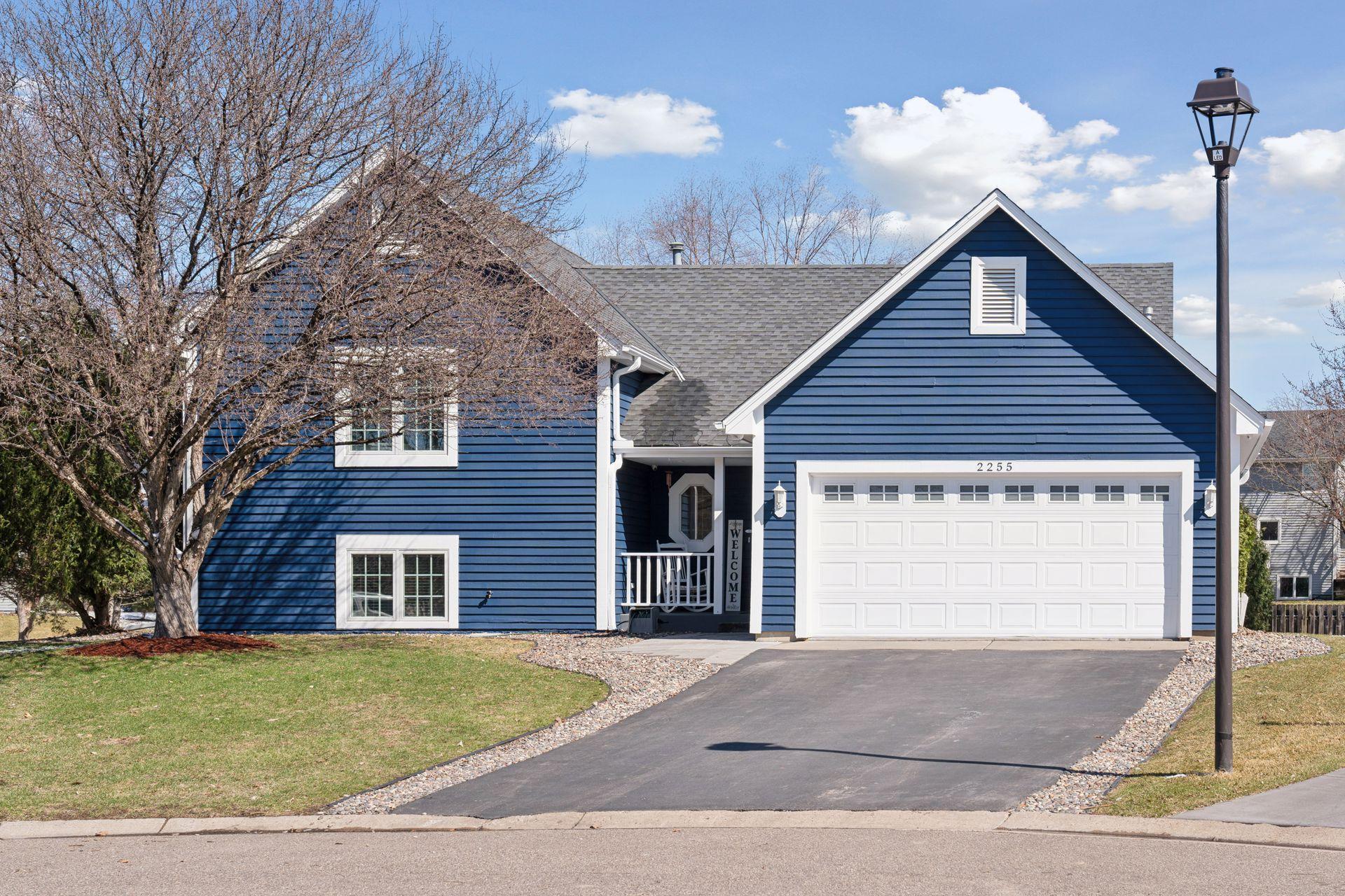 2255 Comstock Lane N