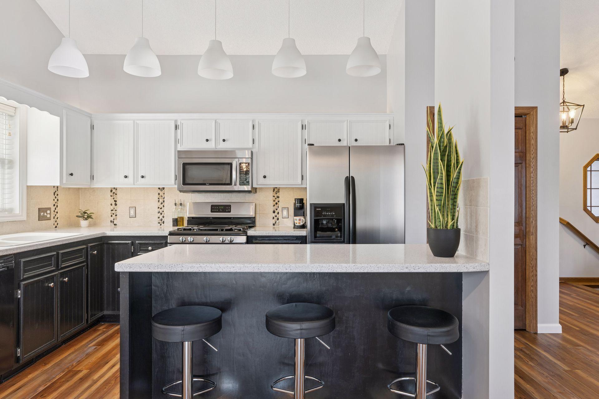 2255 Comstock Lane N