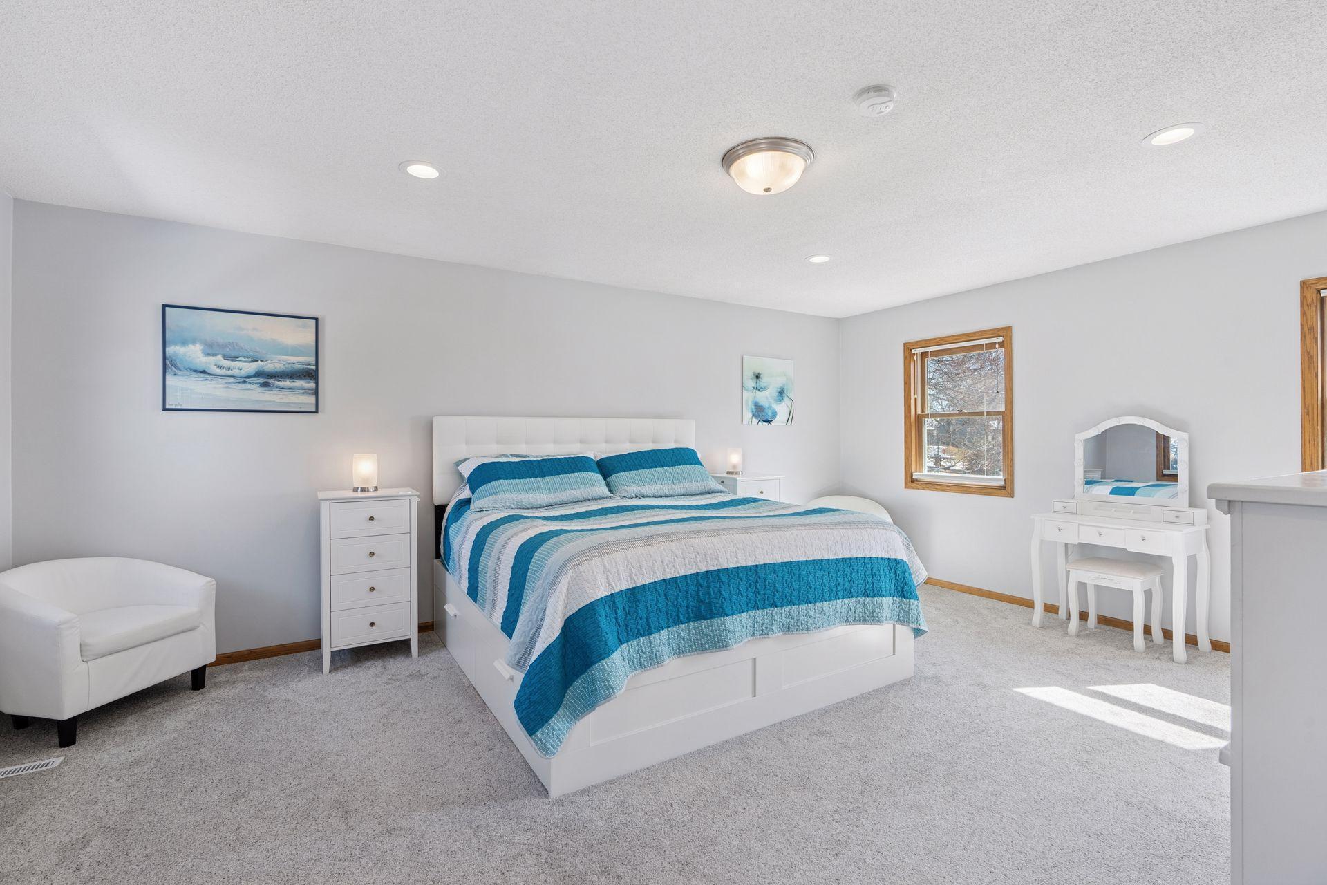 2255 Comstock Lane N