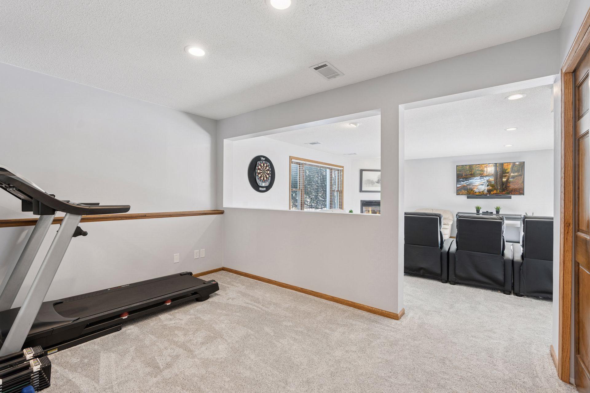 2255 Comstock Lane N