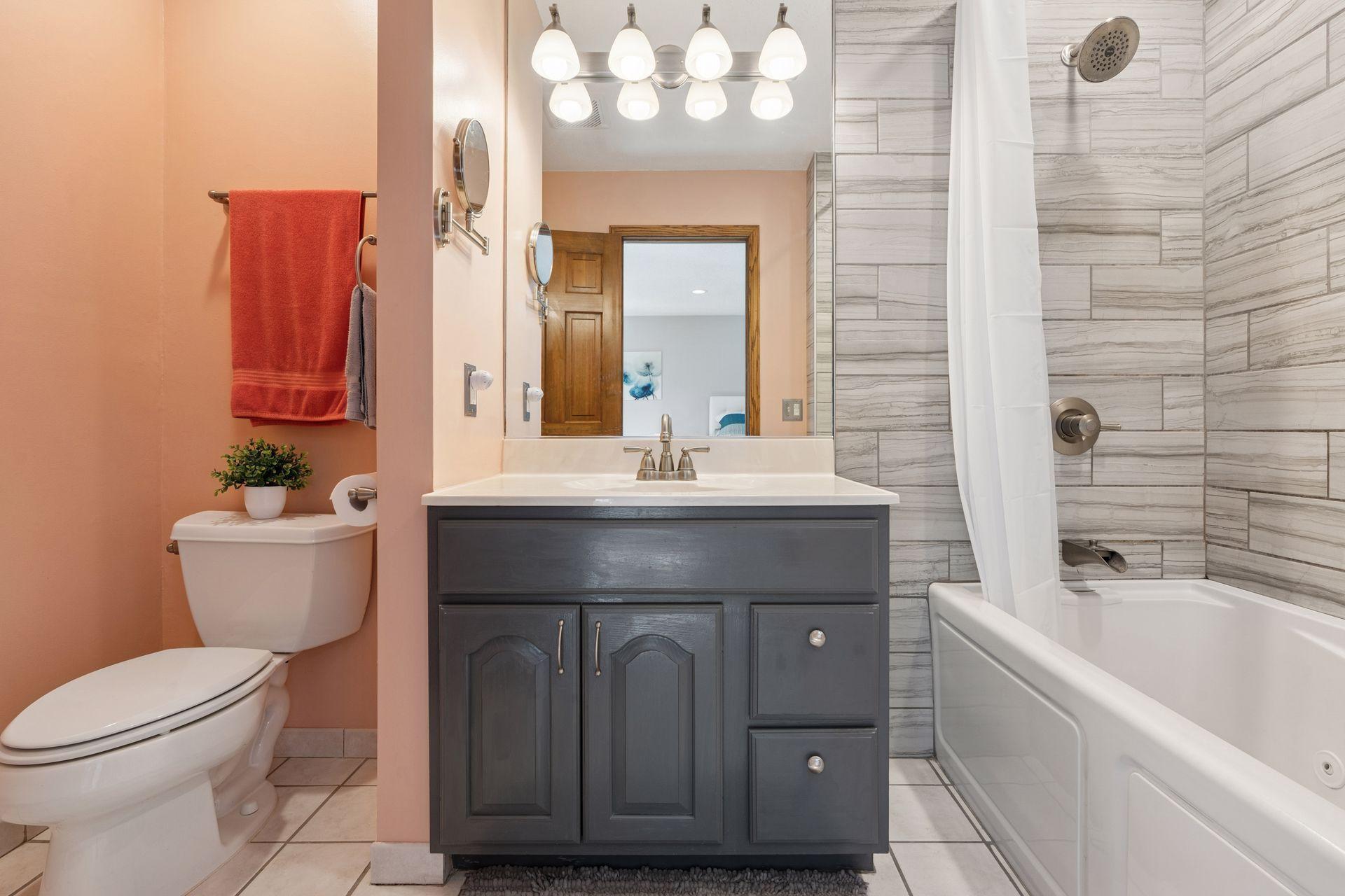 2255 Comstock Lane N