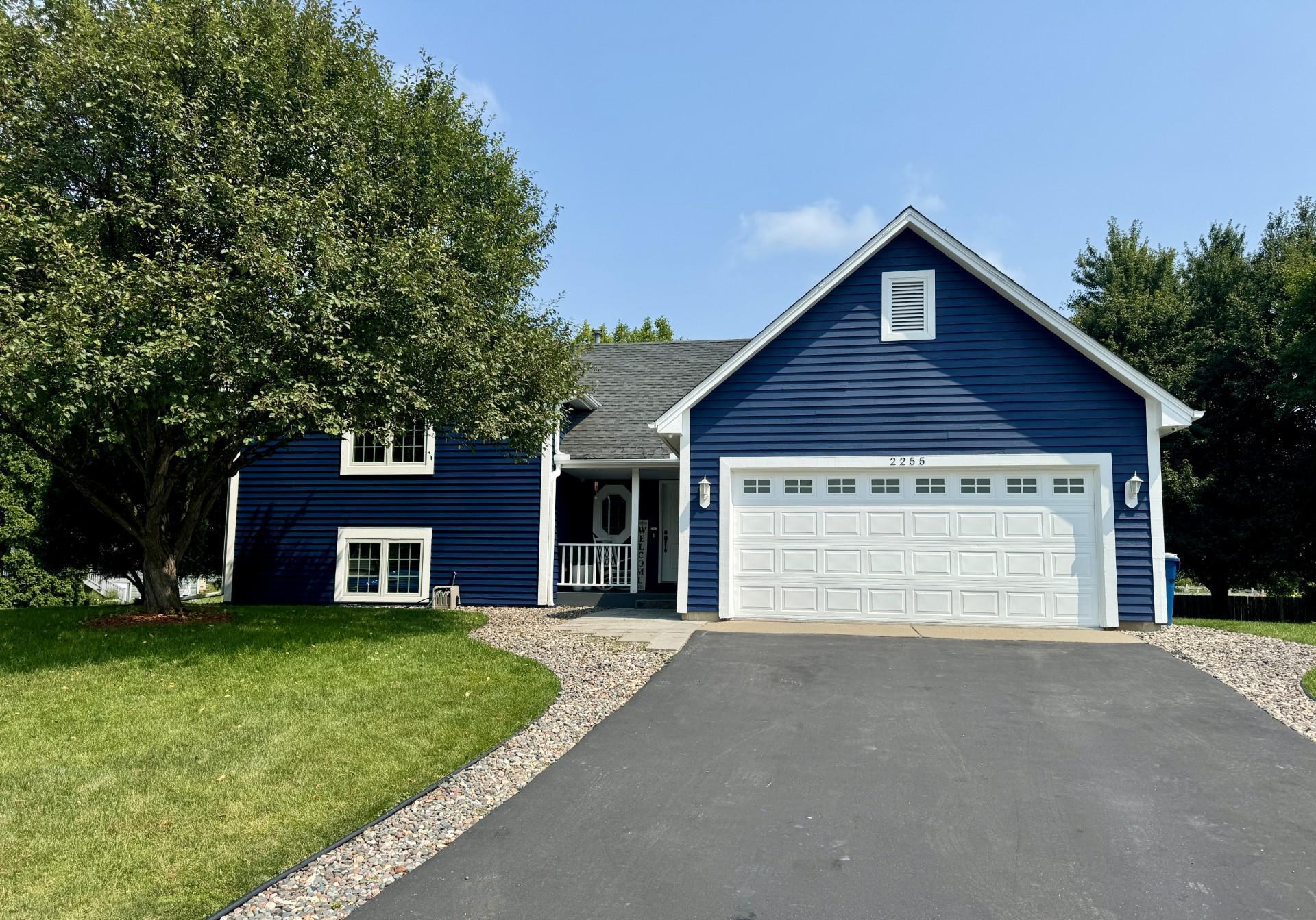 2255 Comstock Lane N