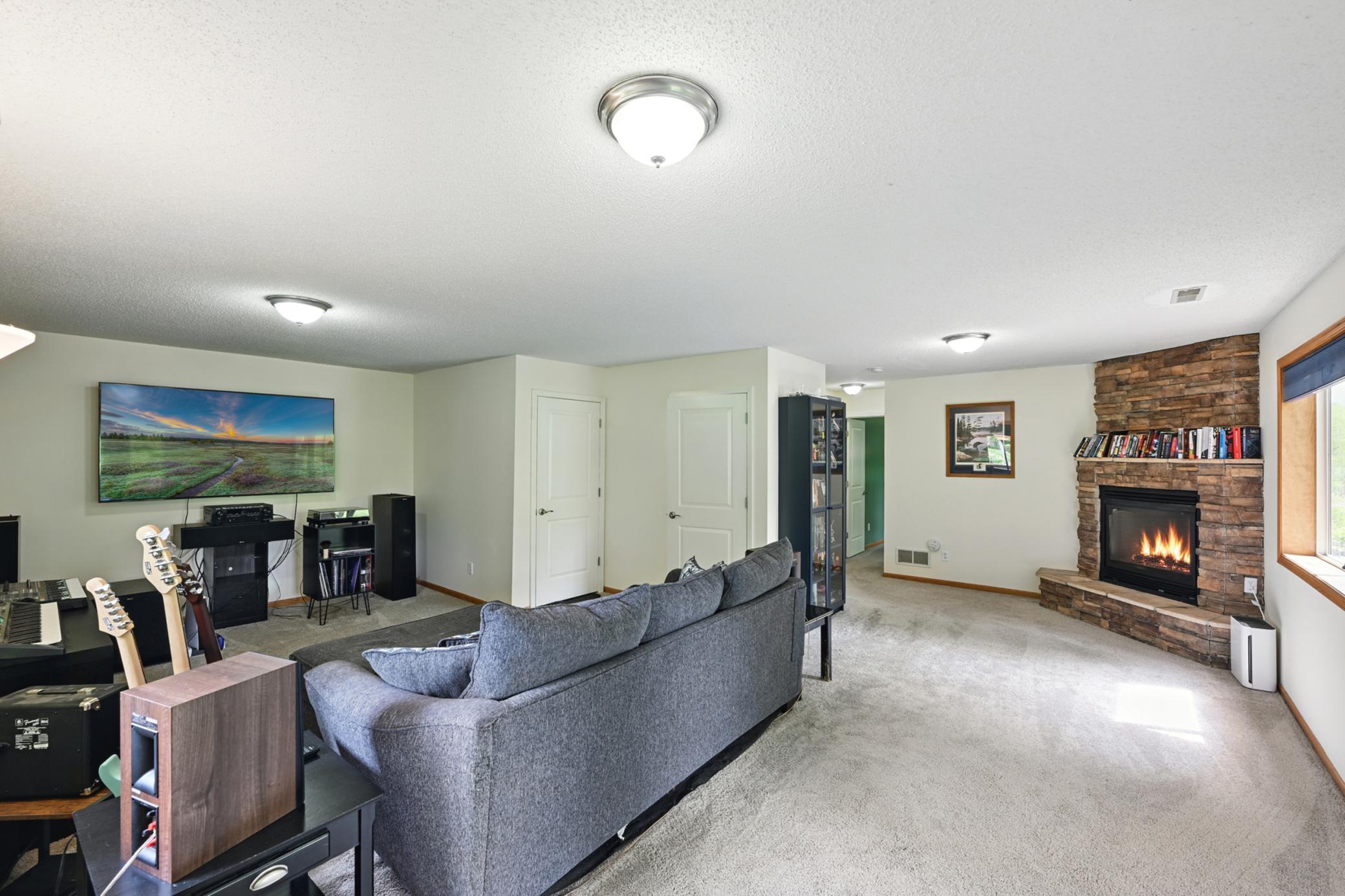 8819 Aspen Road