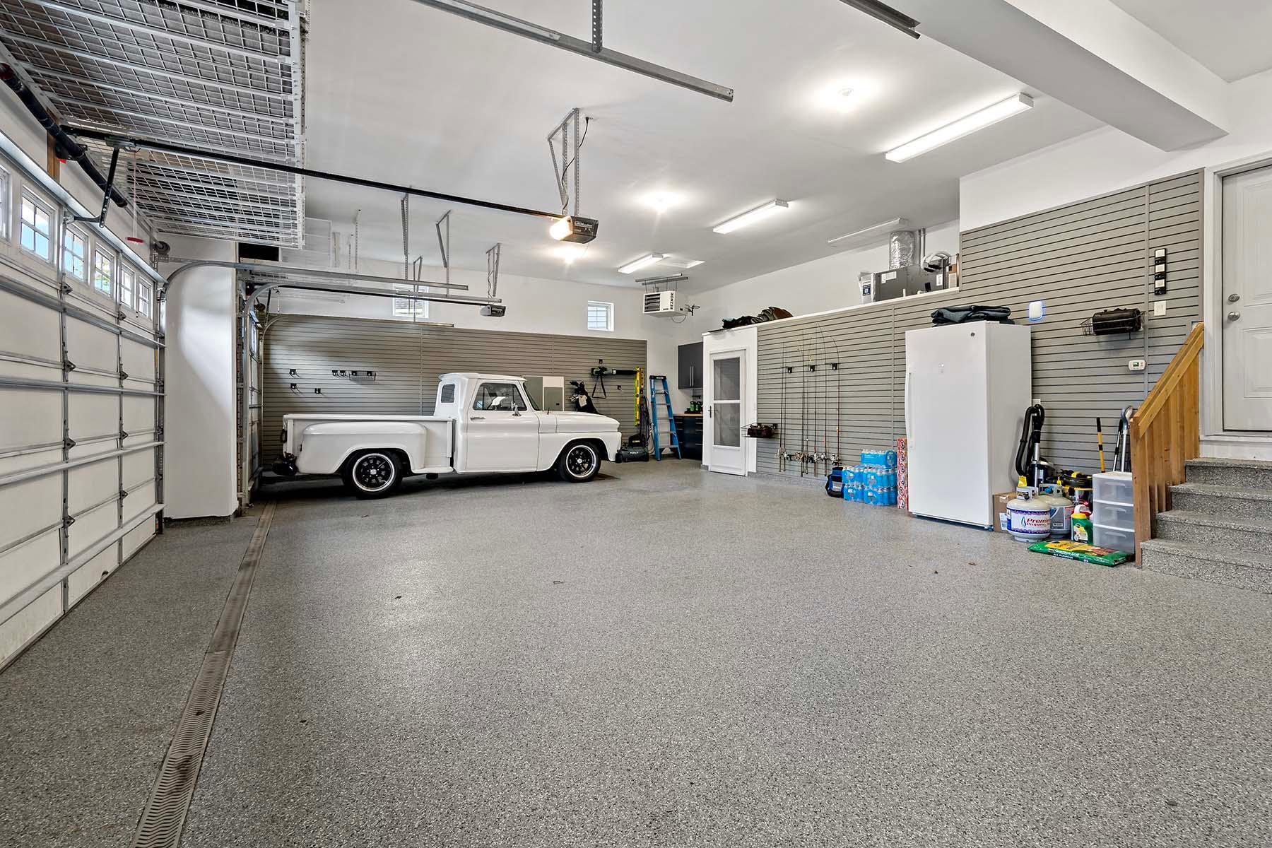 5315 Ranchview Lane N