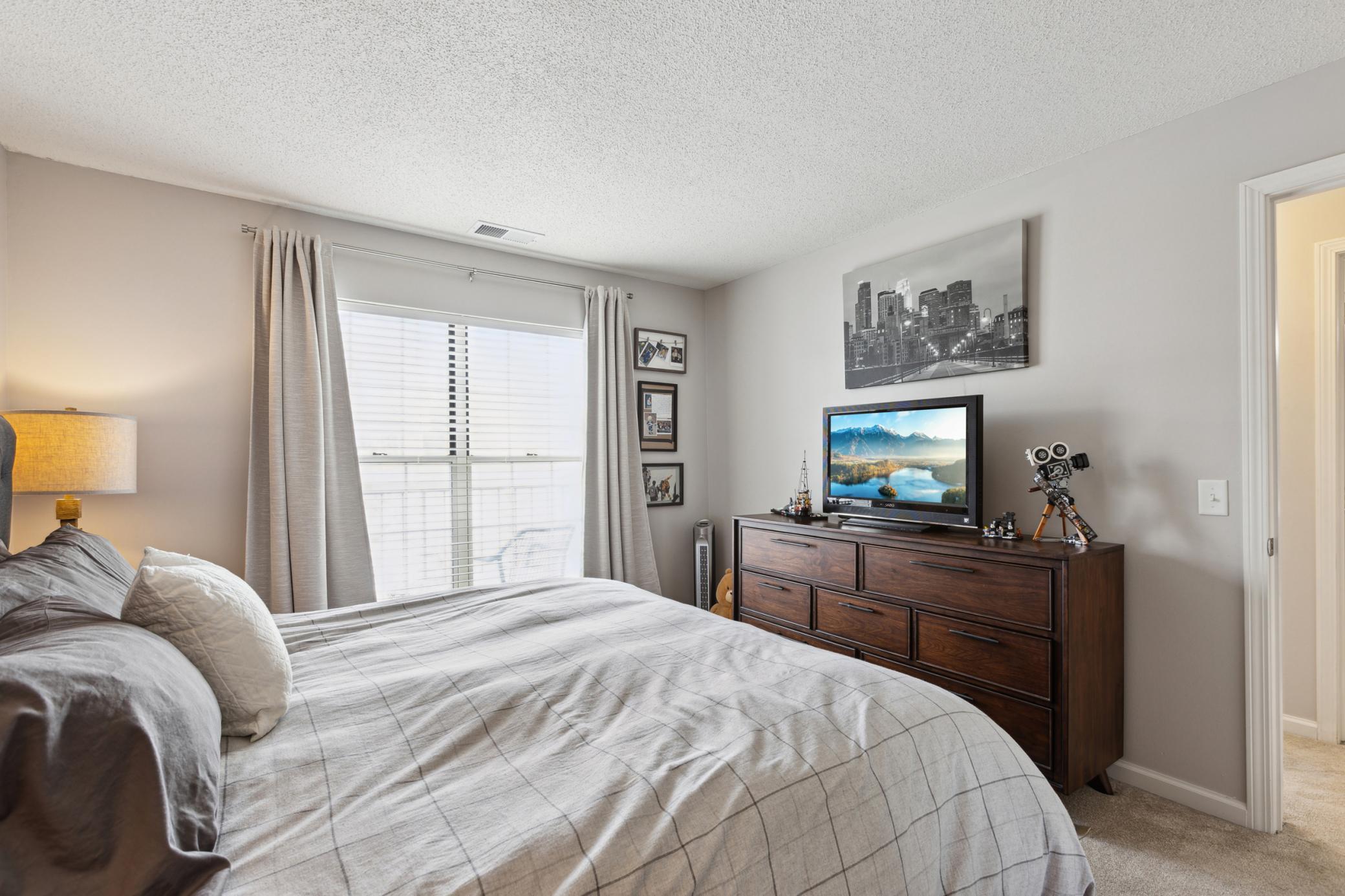 6048 Chasewood Parkway Unit: 204