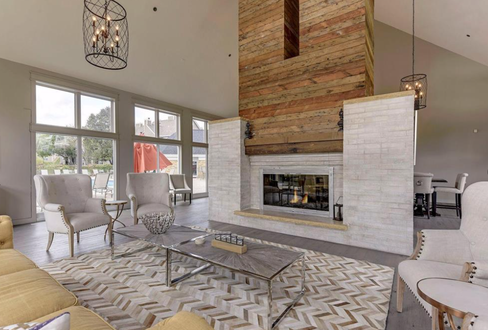 6048 Chasewood Parkway Unit: 204