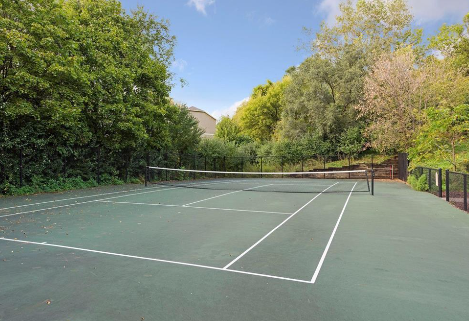 6048 Chasewood Parkway Unit: 204