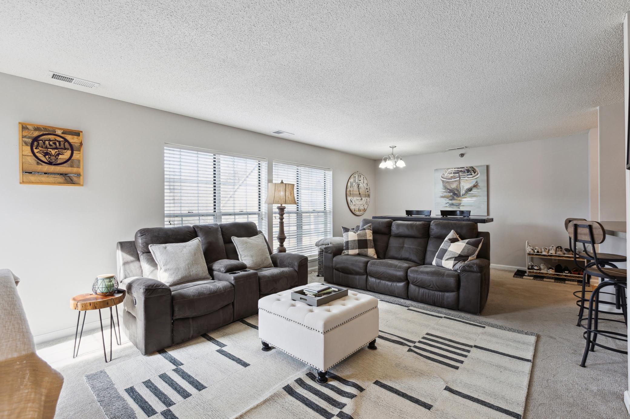 6048 Chasewood Parkway Unit: 204
