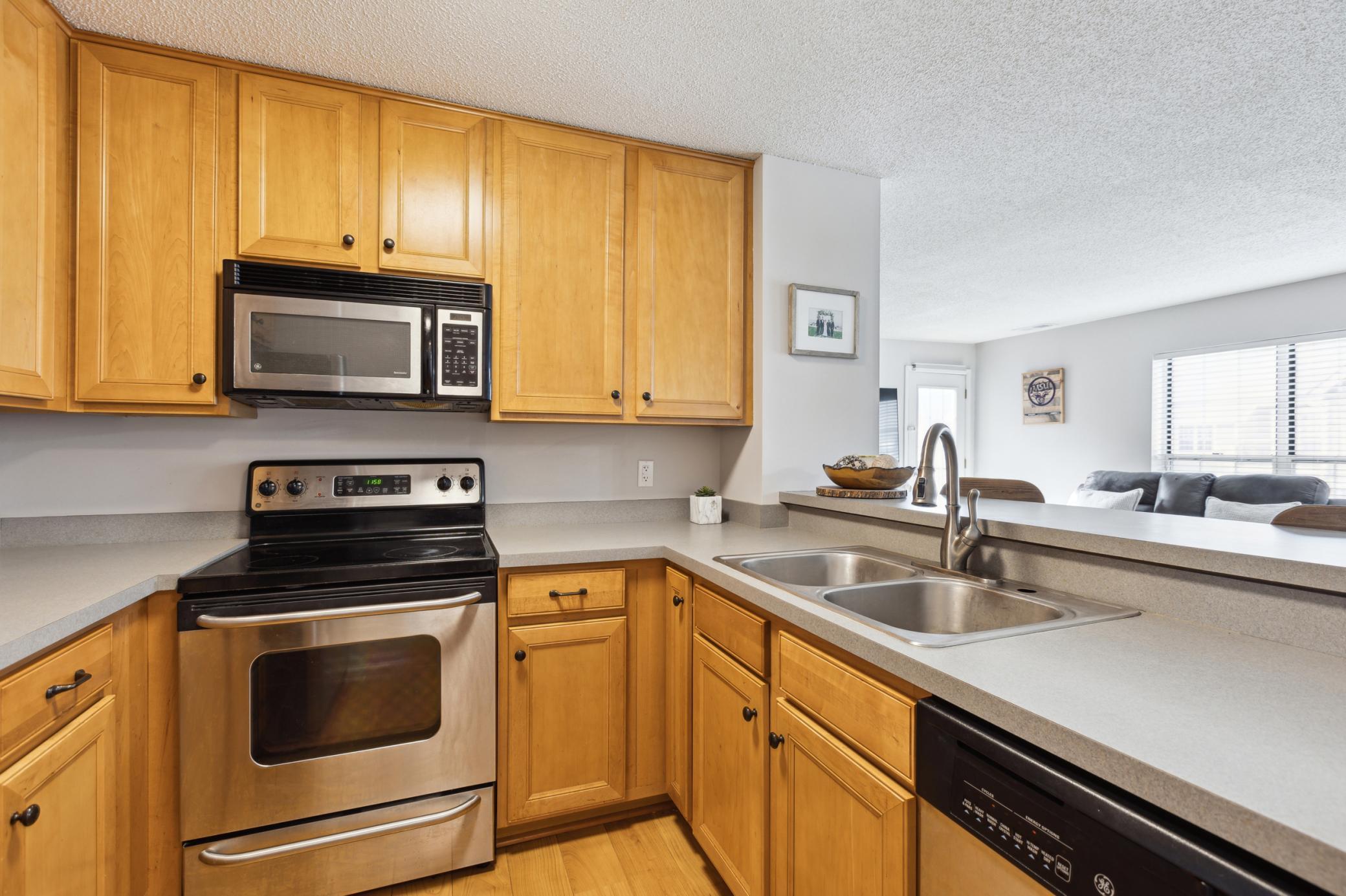 6048 Chasewood Parkway Unit: 204