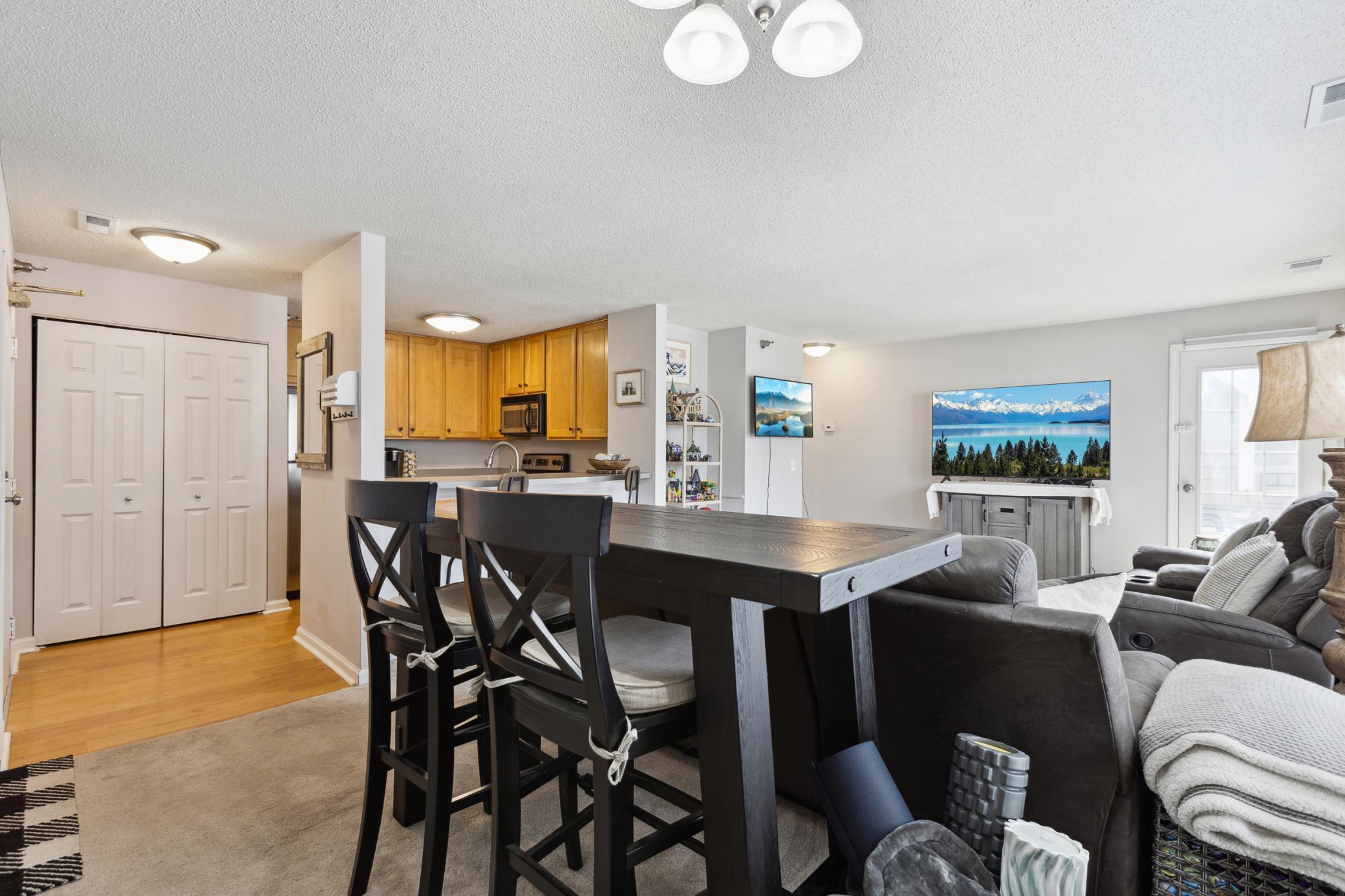 6048 Chasewood Parkway Unit: 204