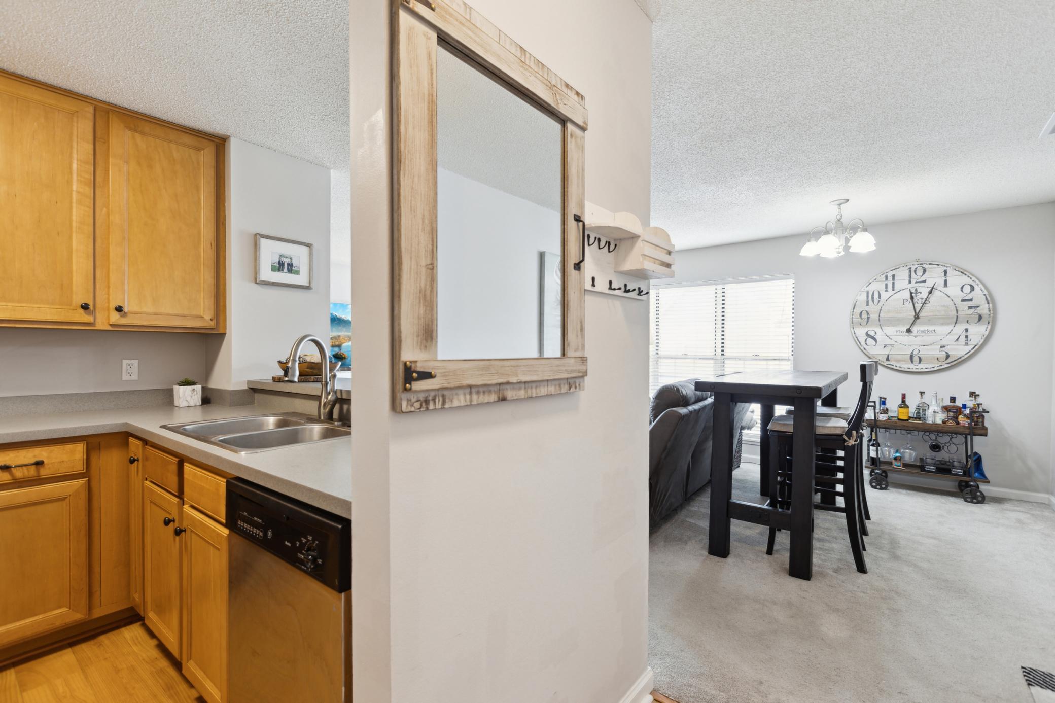 6048 Chasewood Parkway Unit: 204