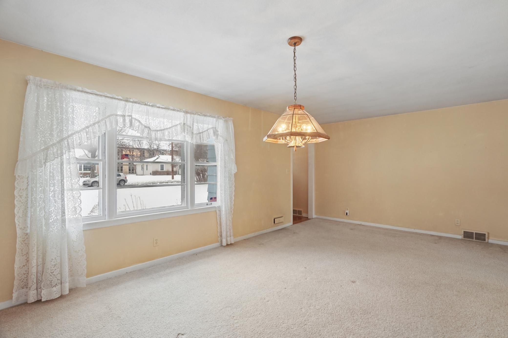 5717 Grandview Boulevard