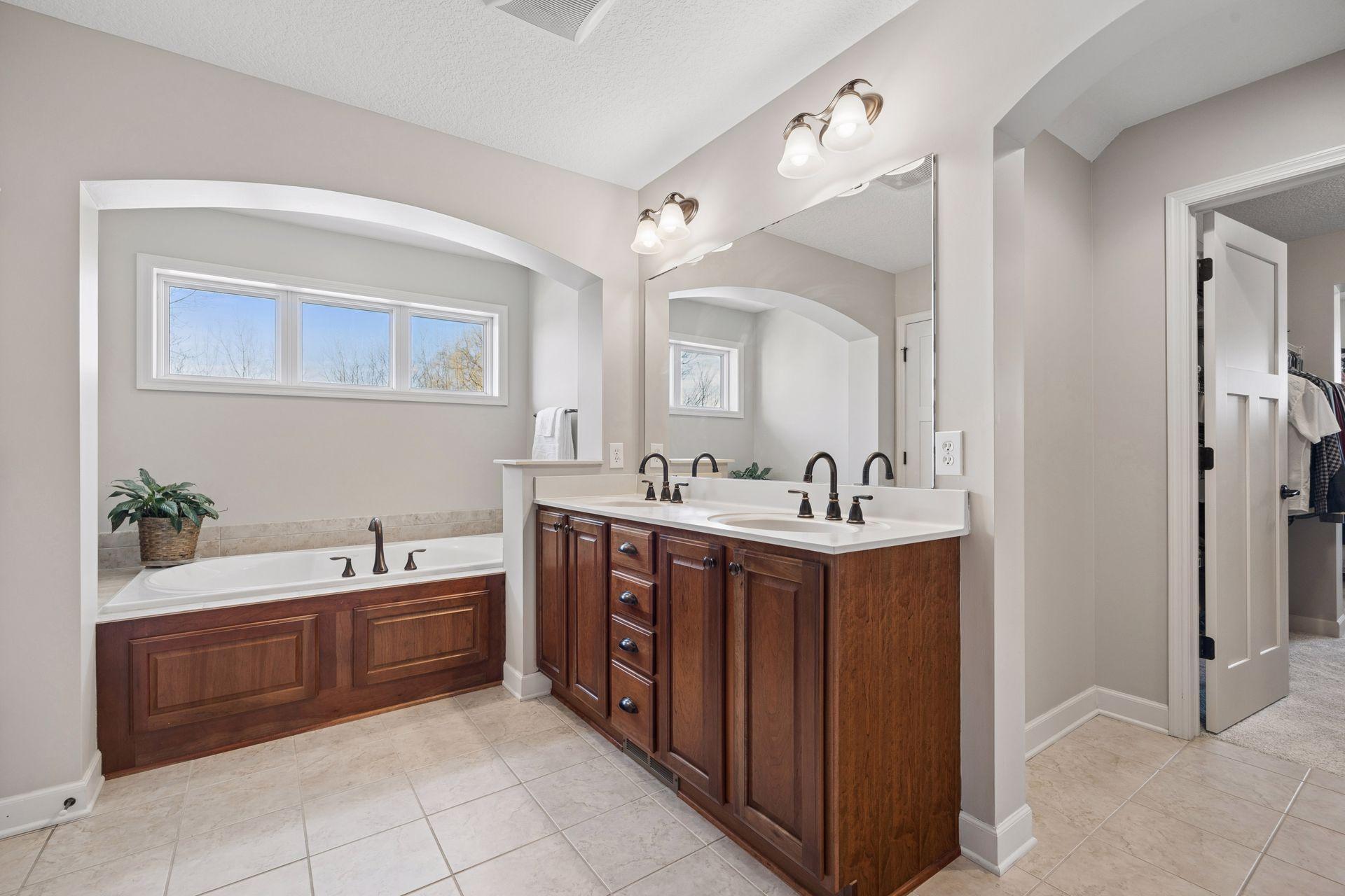 6233 Urbandale Lane N